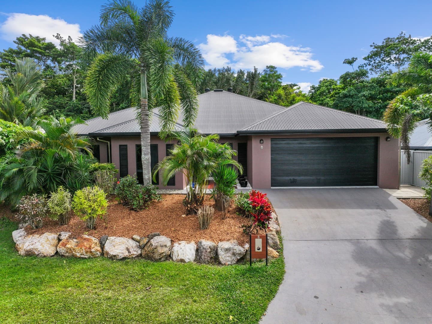 8 Greenvale Close, Smithfield, Smithfield - Thumbnail 2