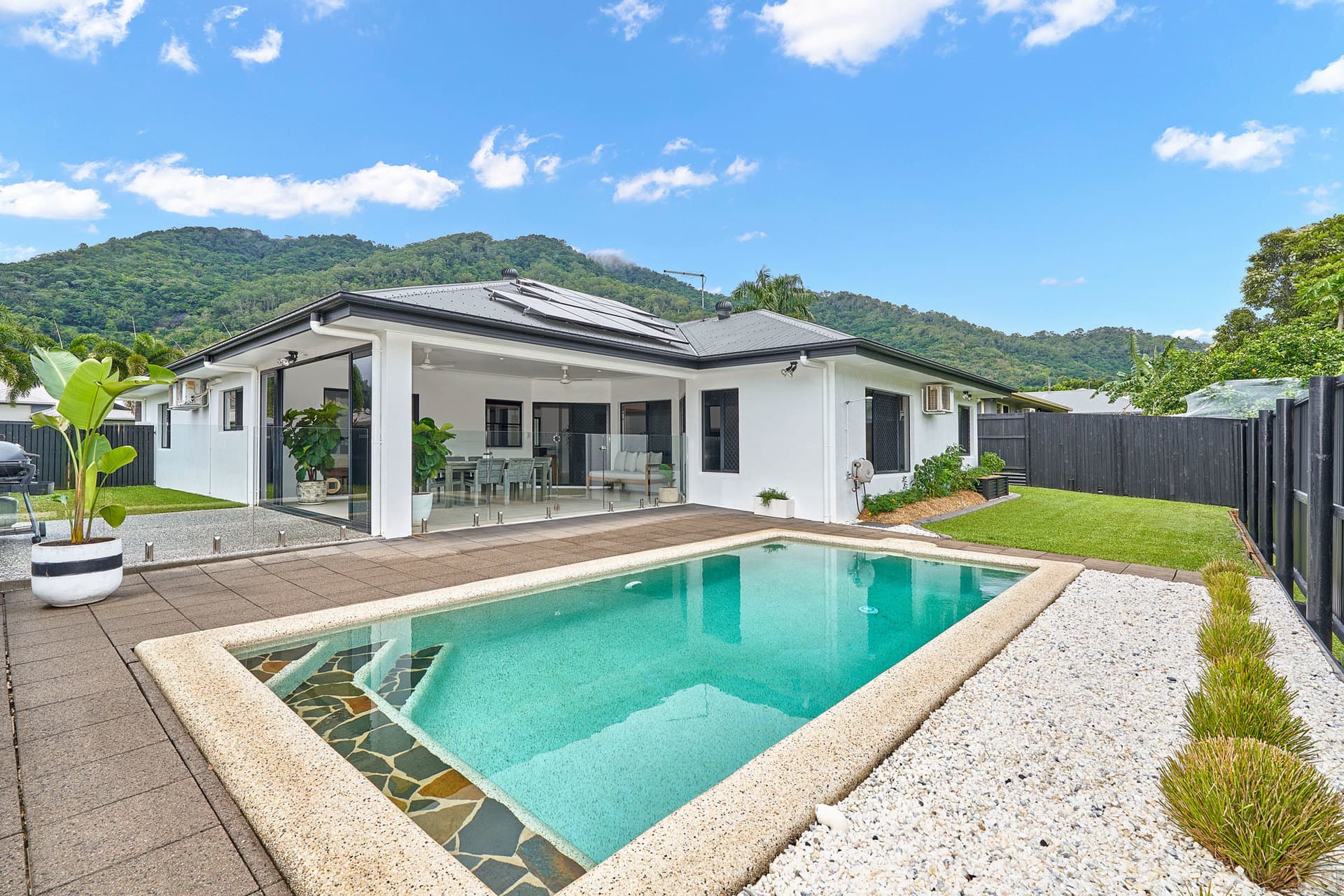 12 Messina Close, Kanimbla, Kanimbla - Thumbnail 2