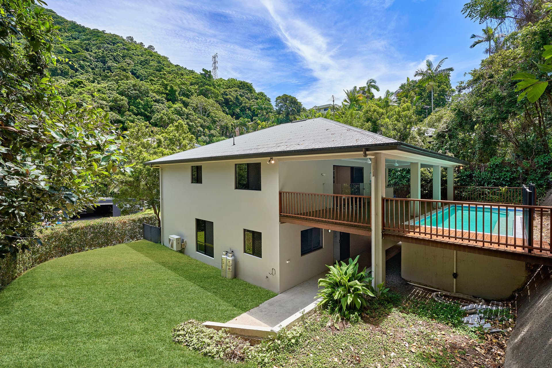66 Summerhill Drive, Mooroobool, Mooroobool - Thumbnail 2