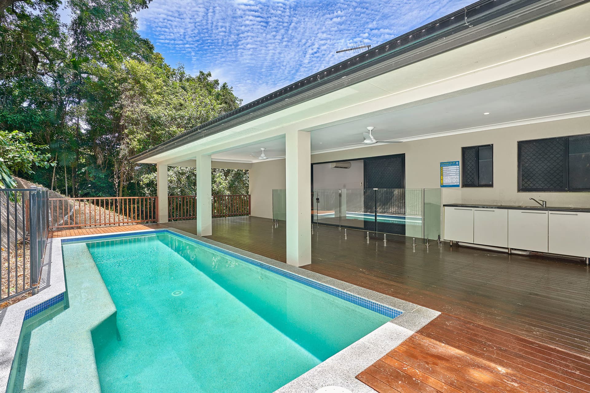 66 Summerhill Drive, Mooroobool, Mooroobool - Thumbnail 4