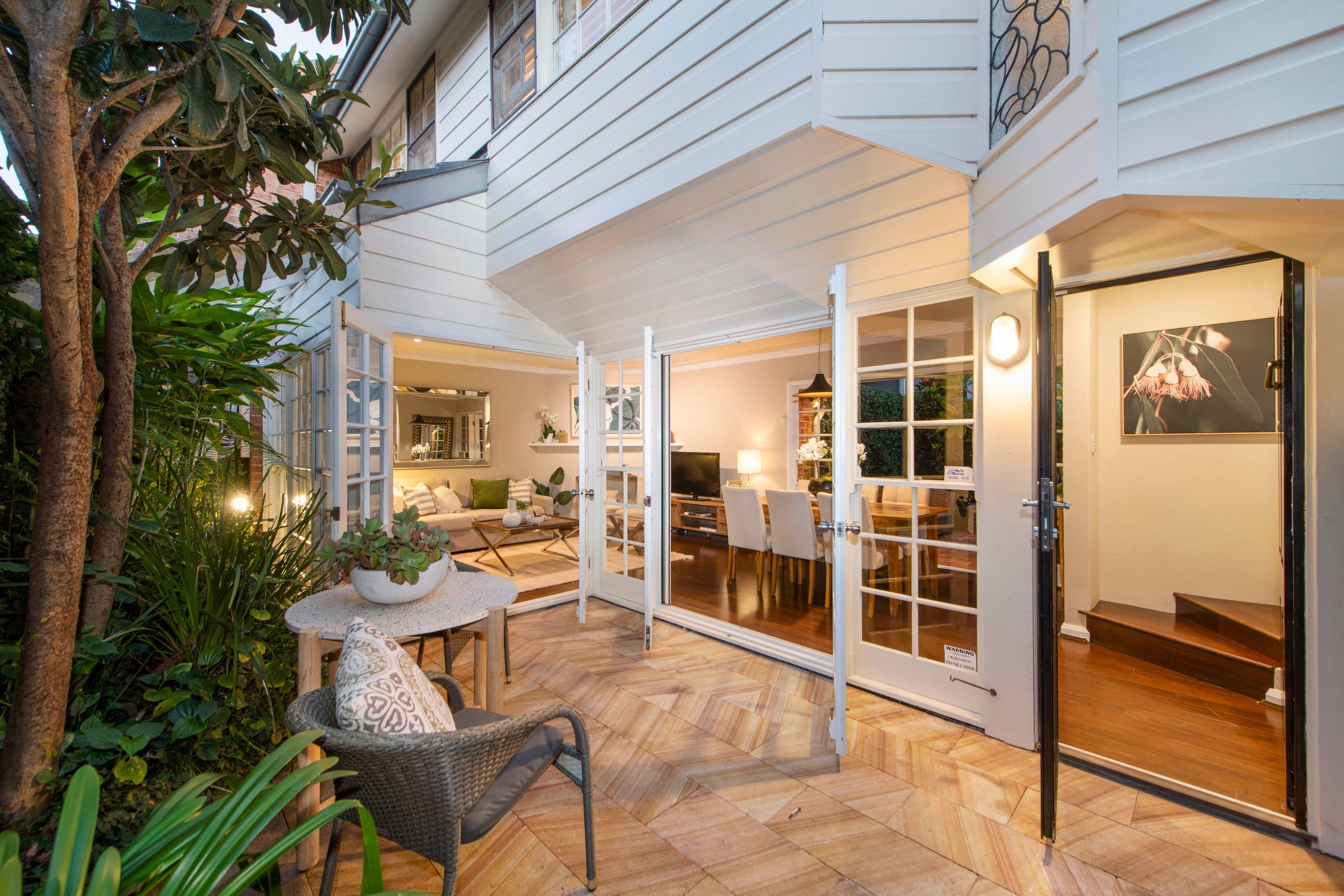 2/126 Blues Point Road, McMahons Point - Image 1