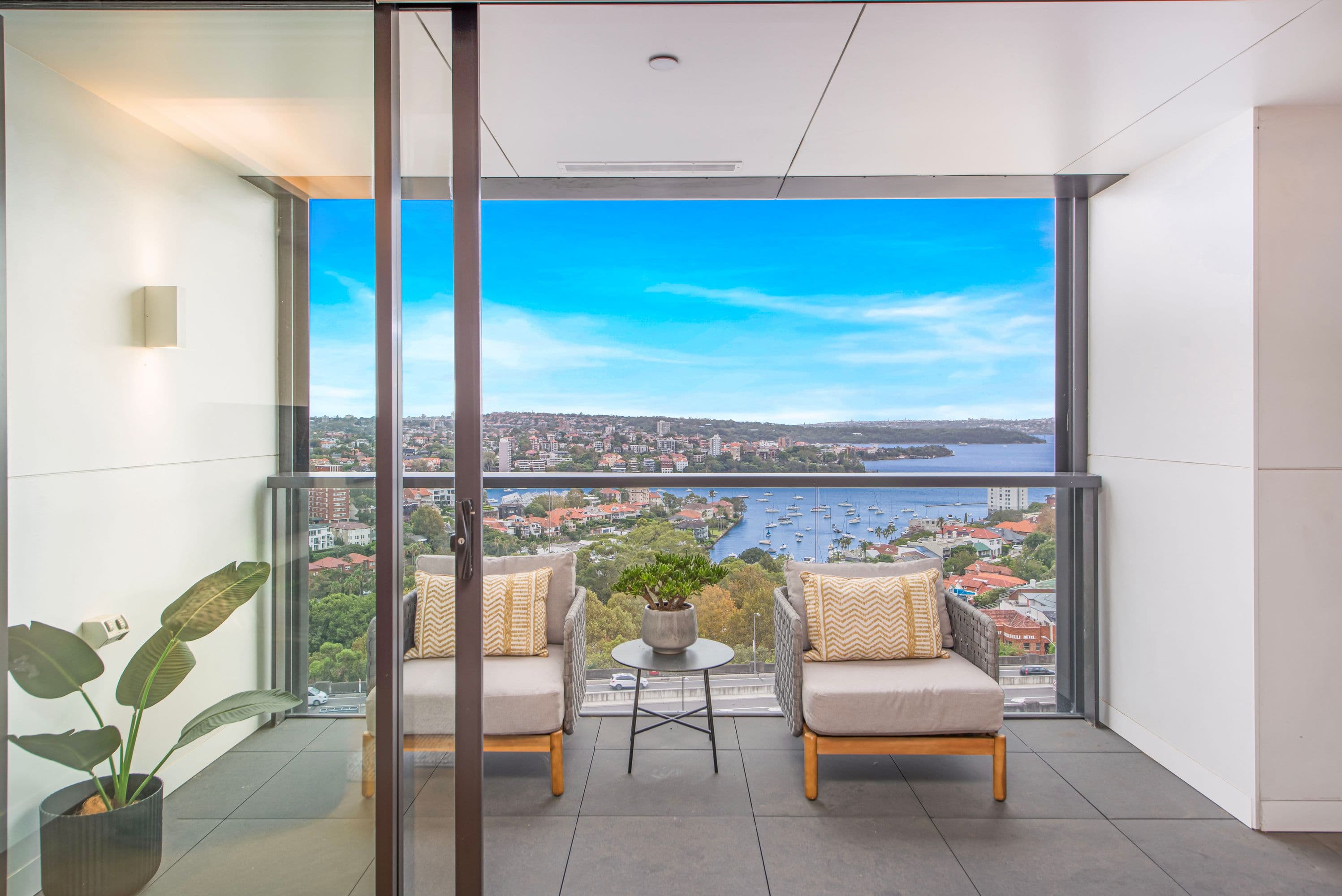1203/88 Alfred Street, Milsons Point - Thumbnail 3