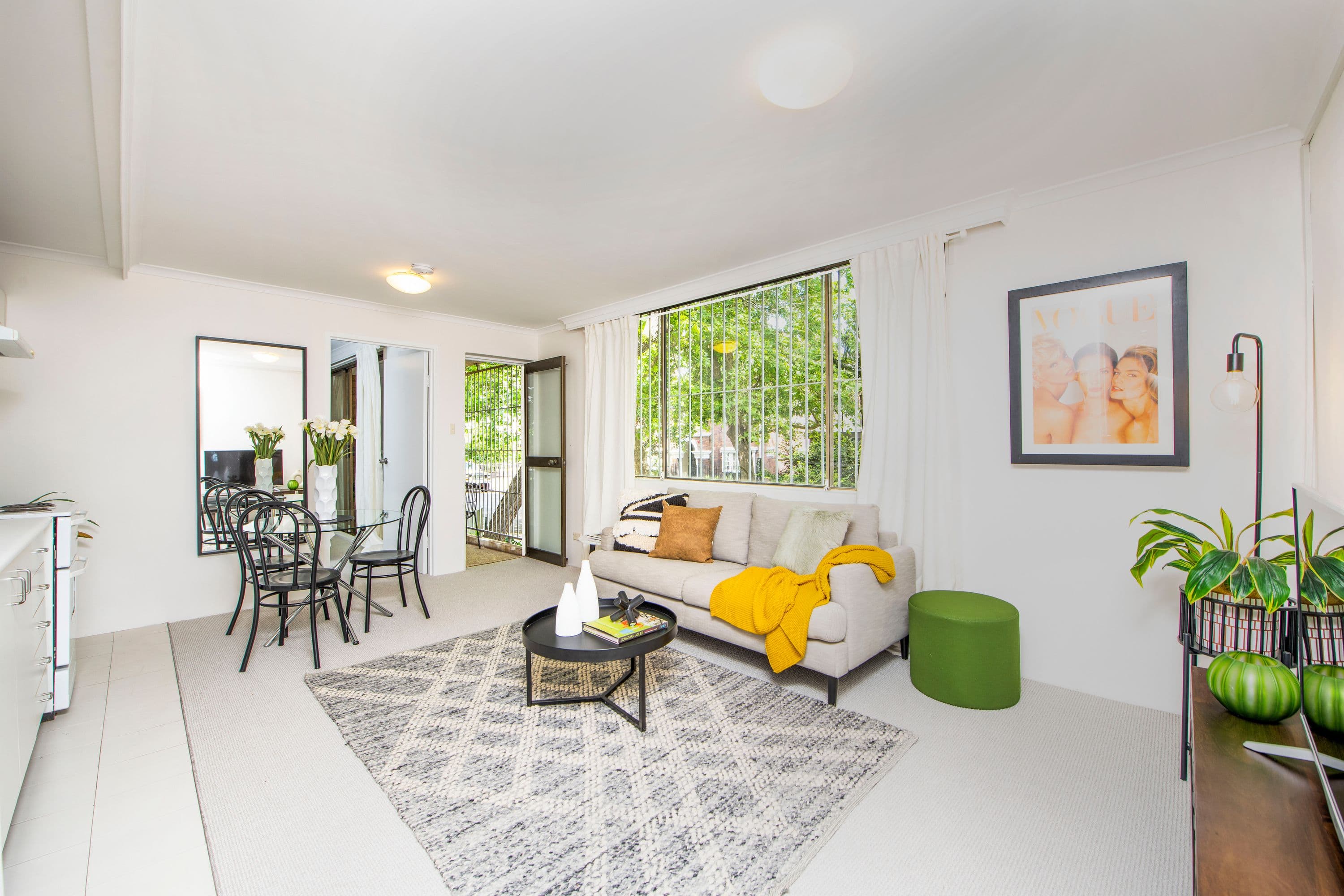 2/12 Springfield Avenue, Potts Point - Image 1