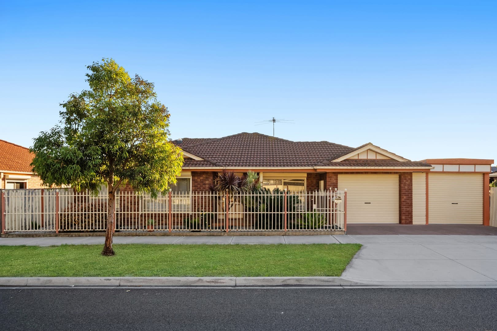 2/288 Taylors Road, Delahey, VIC 3037, Delahey - Image 1
