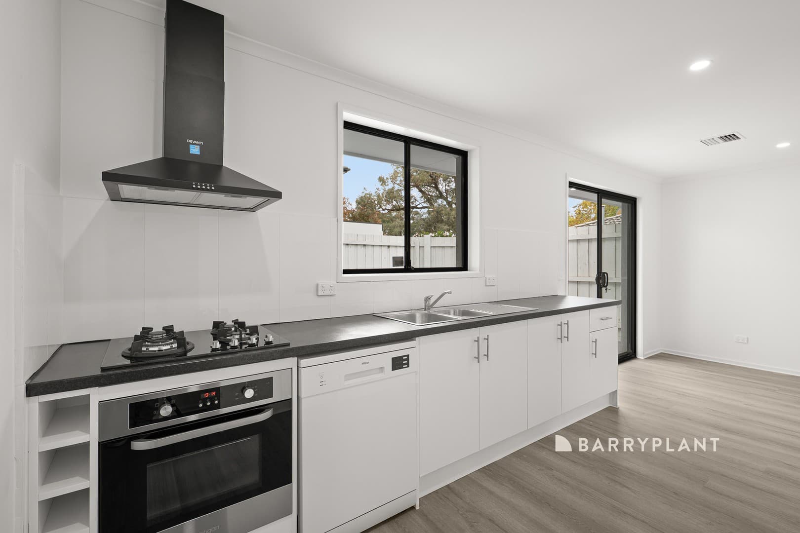1/17 Cunningham Crescent, Pakenham, VIC 3810, Pakenham - Thumbnail 4