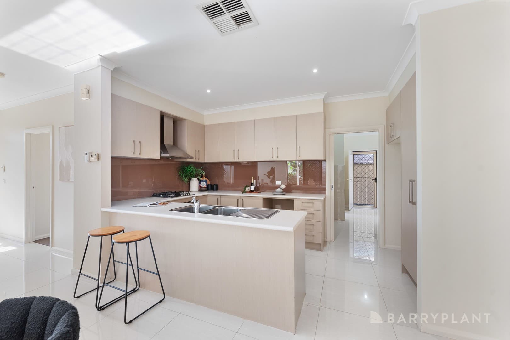 8 Ken James Place, Burnside Heights, VIC 3023, Burnside Heights - Thumbnail 4