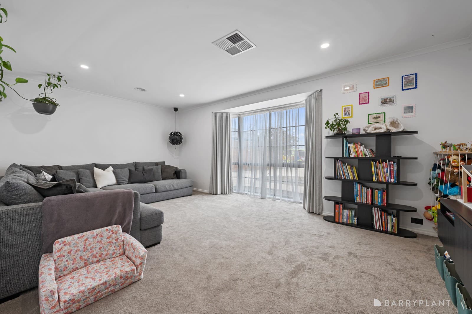 15 Kimburra Court, Kurunjang, VIC 3337, Kurunjang - Thumbnail 2