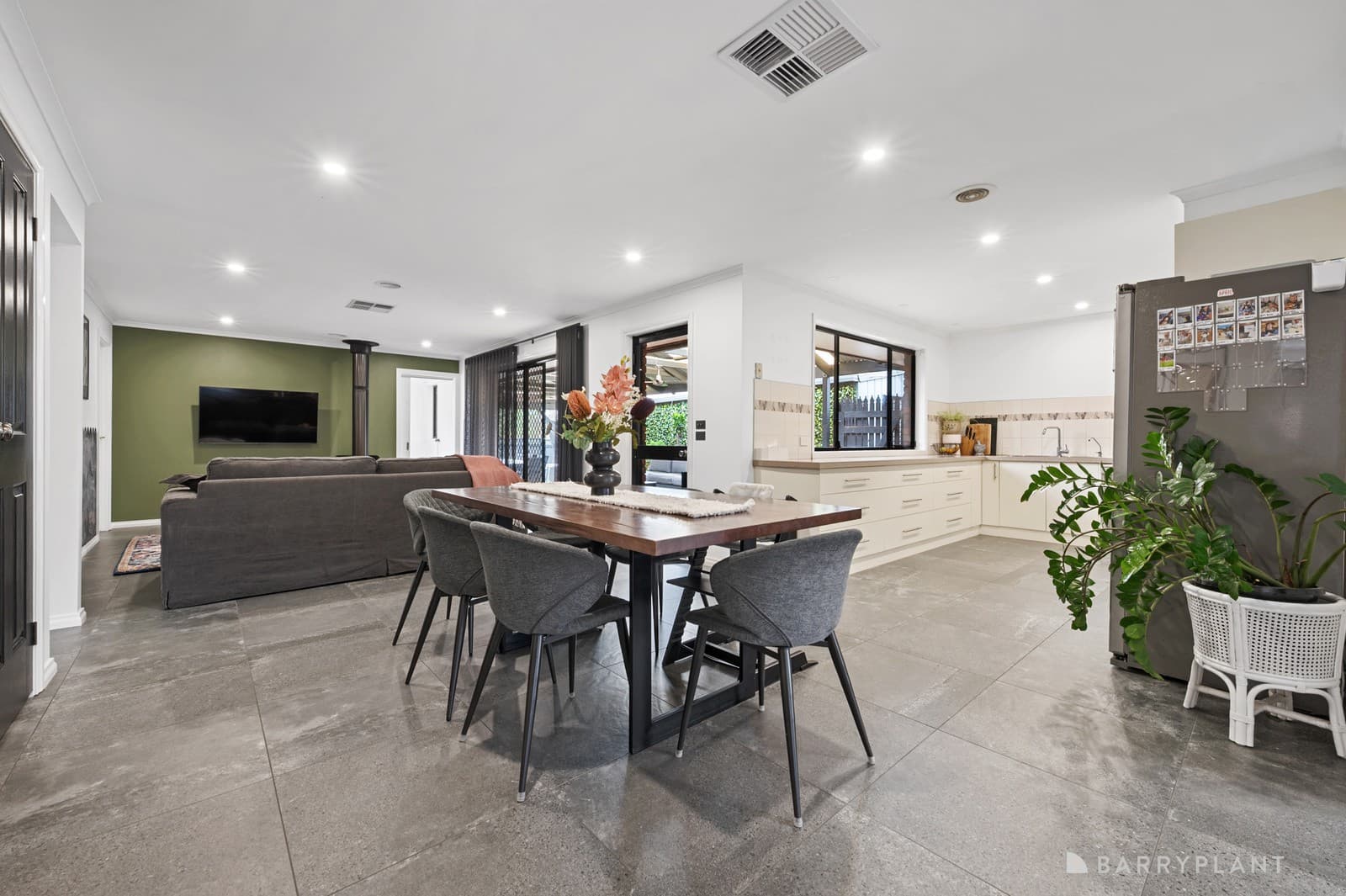 15 Kimburra Court, Kurunjang, VIC 3337, Kurunjang - Thumbnail 7