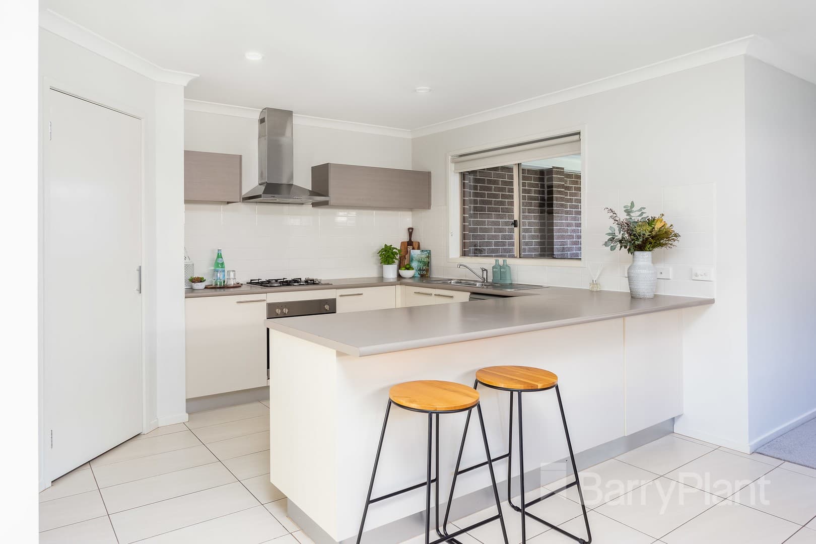 4 Tom Roberts Parade, Point Cook, VIC 3030, Point Cook - Thumbnail 2
