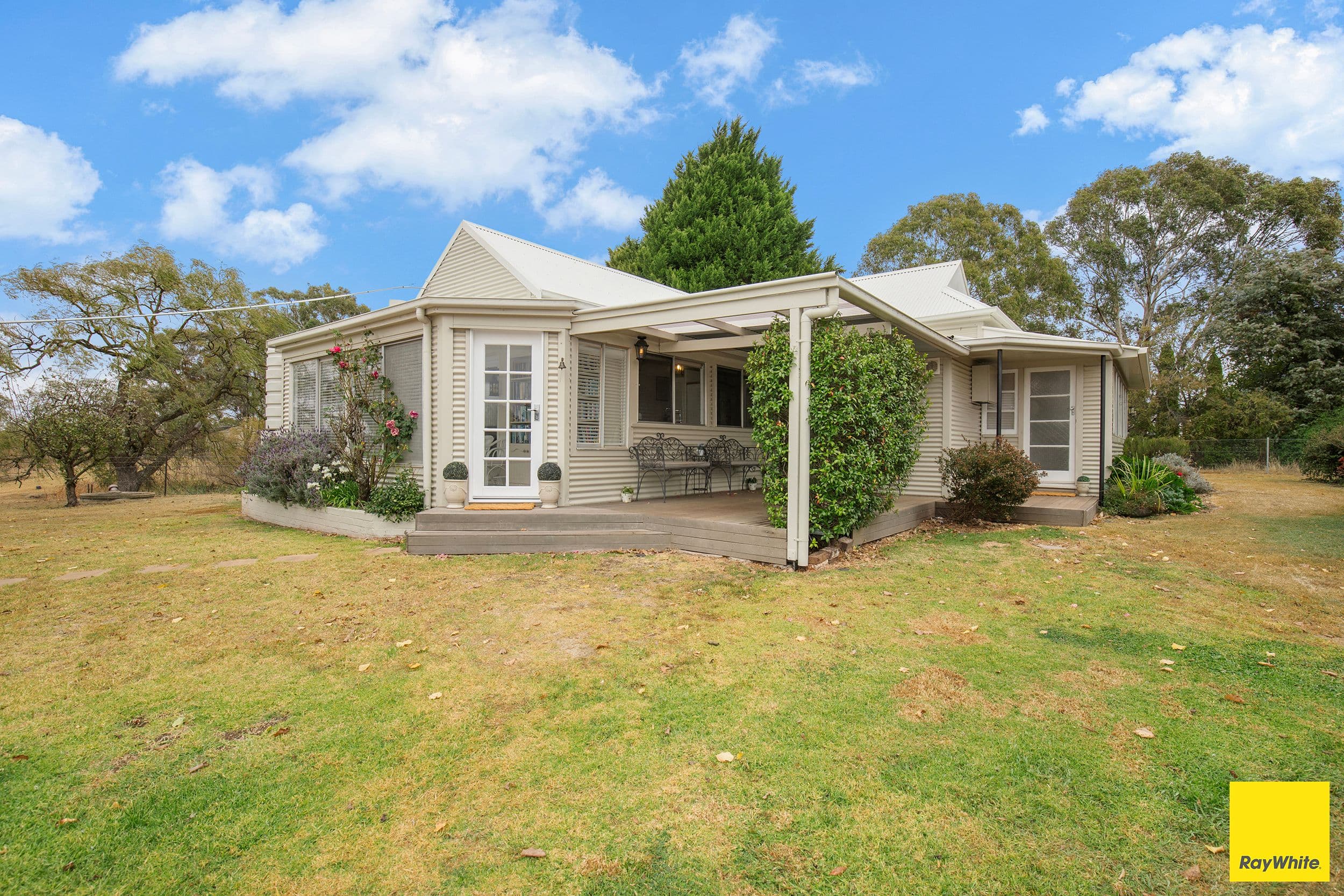 2 Manse Street, Guyra NSW 2365, Guyra - Image 1