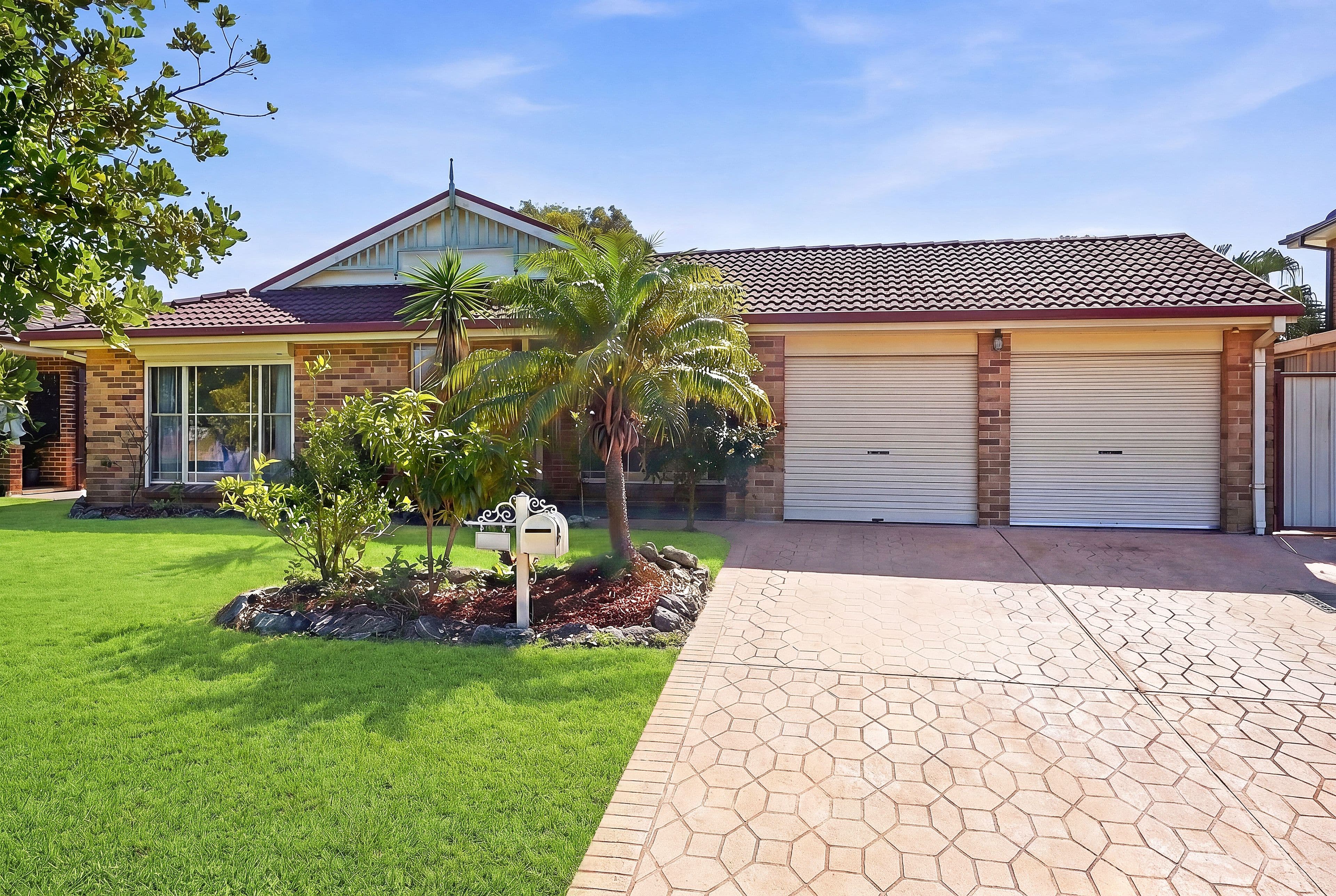 31 Castlereagh Crescent, Bateau Bay NSW 2261, Bateau Bay - Image 1