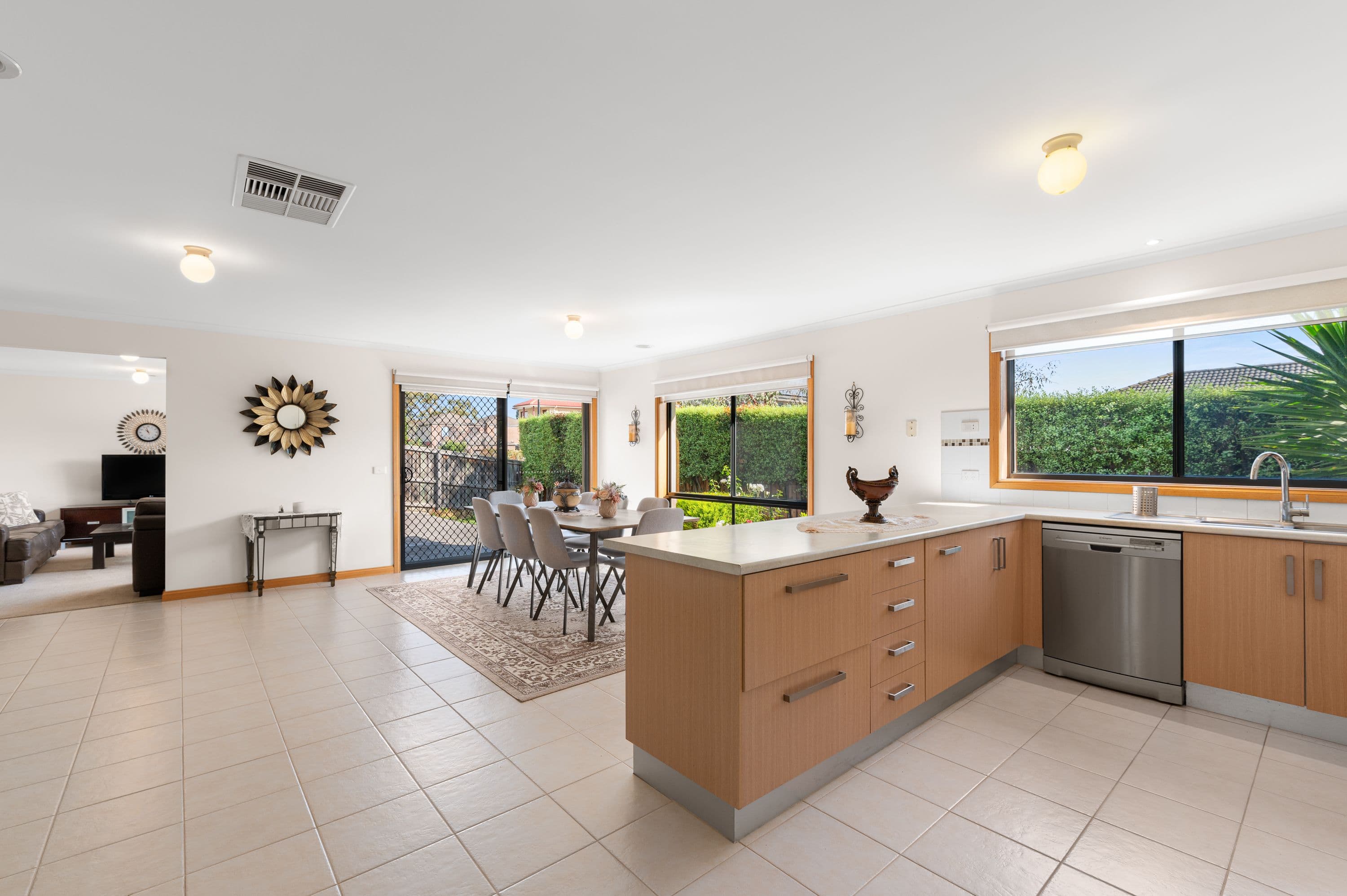 10 Nighthawk Boulevard, South Morang VIC 3752, South Morang - Thumbnail 2
