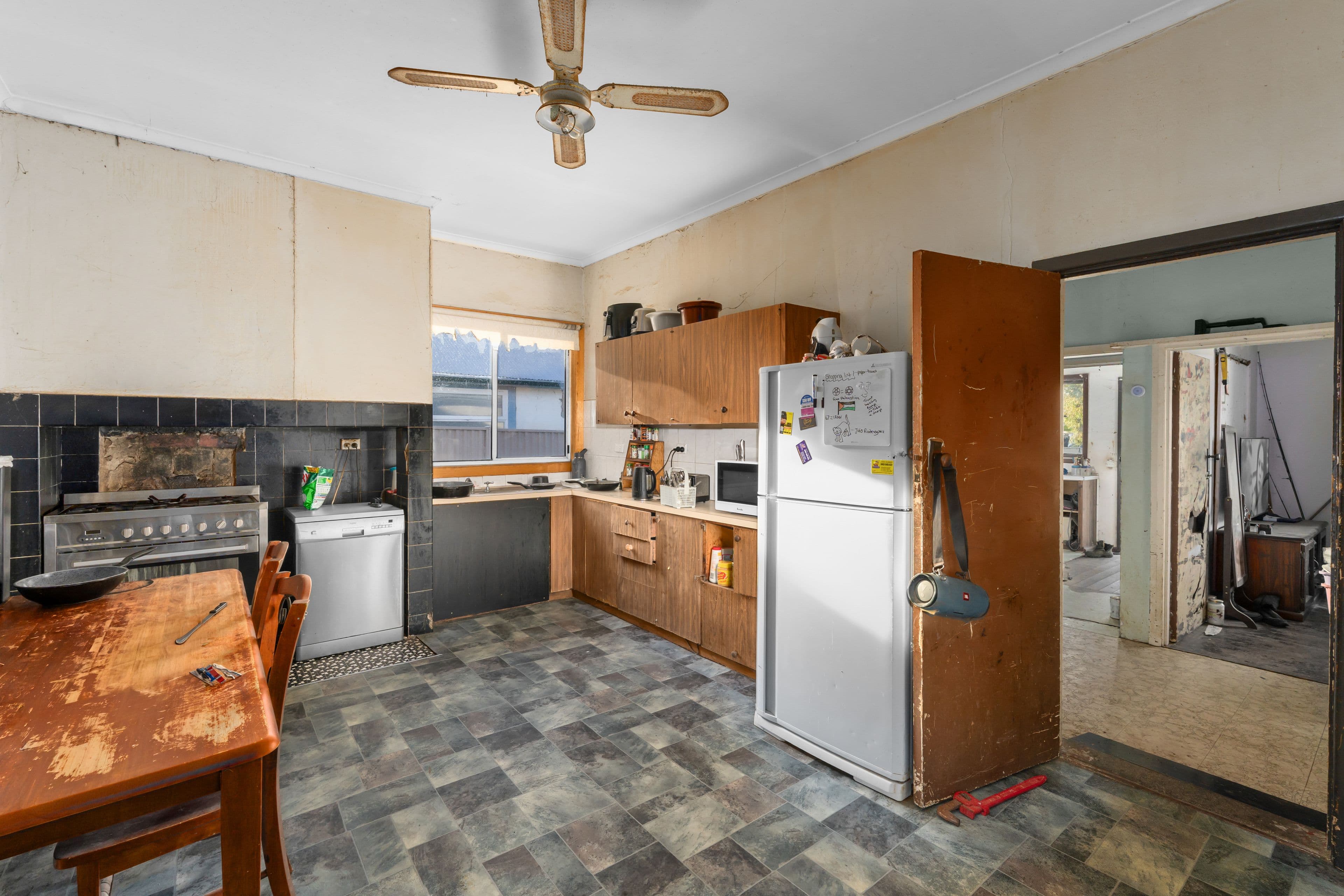 27 Loco Street, Seymour VIC 3660, Seymour - Thumbnail 3