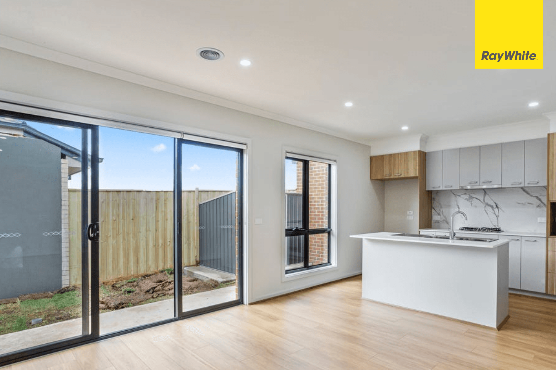 105 Bingham Circuit, THORNHILL PARK VIC 3335, Thornhill Park - Thumbnail 2