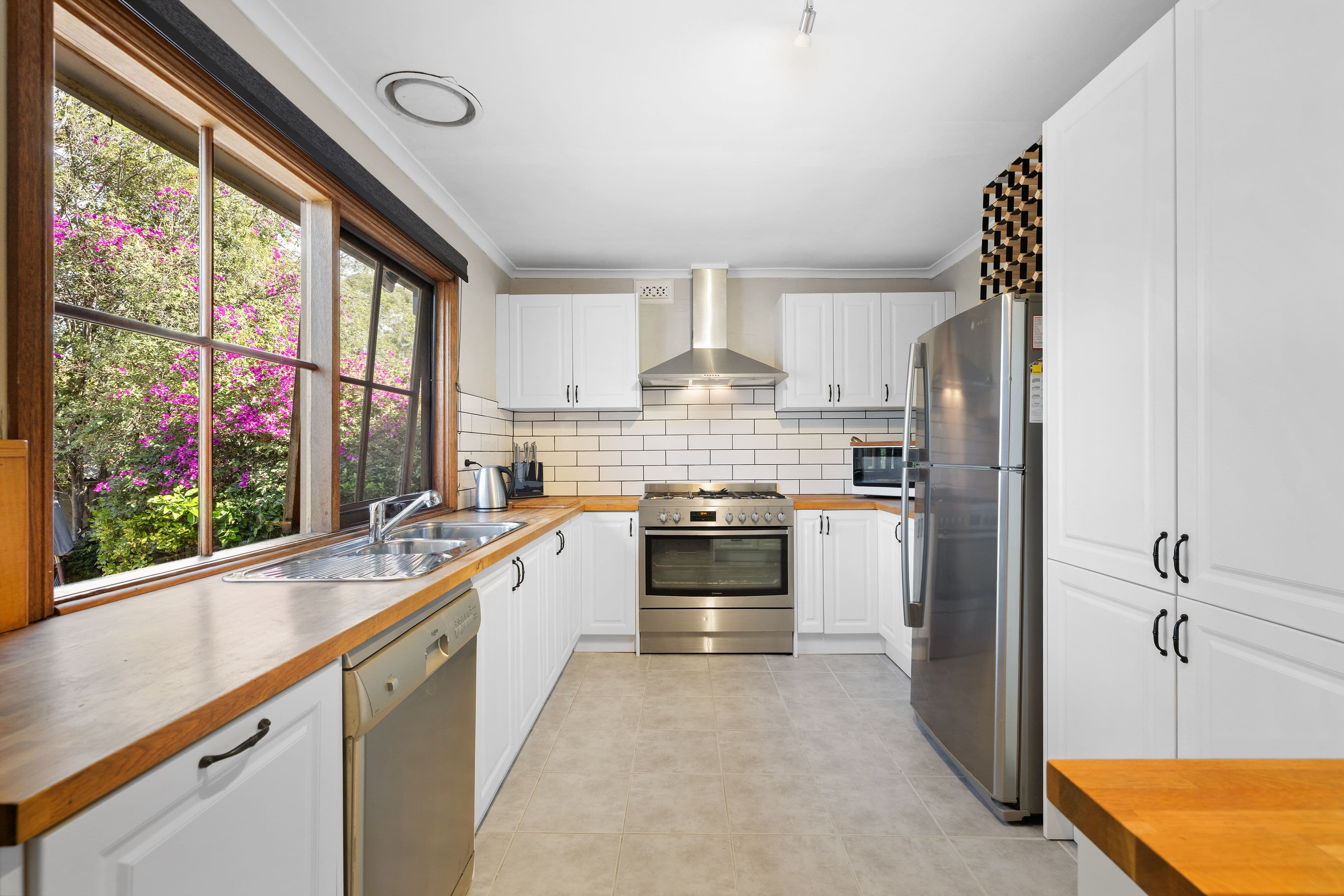 43 Silverton Drive, Ferntree Gully VIC 3156, Ferntree Gully - Thumbnail 3