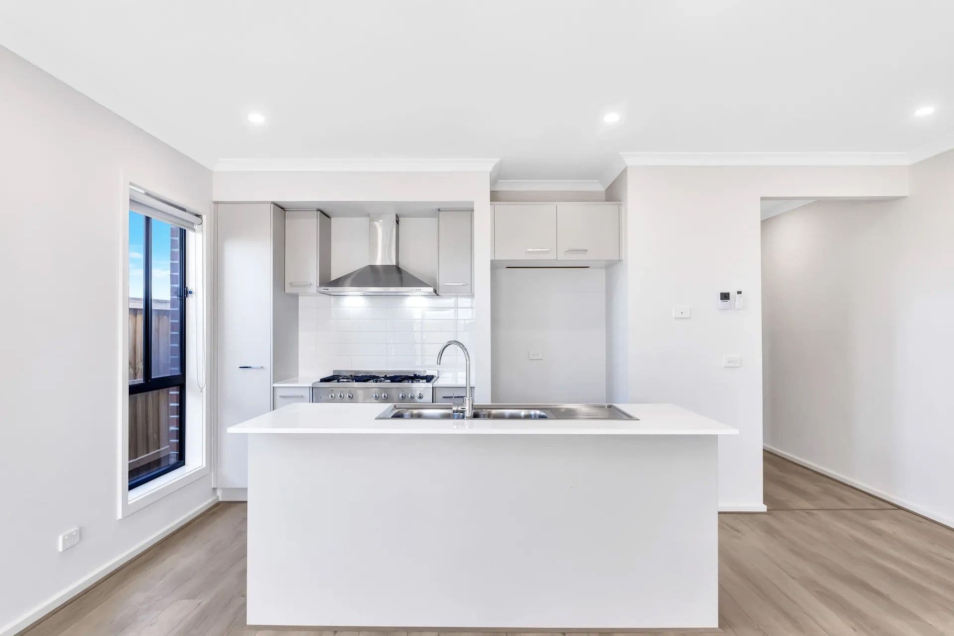 9 Tara Crescent, Wyndham Vale VIC 3024, Wyndham Vale - Thumbnail 2