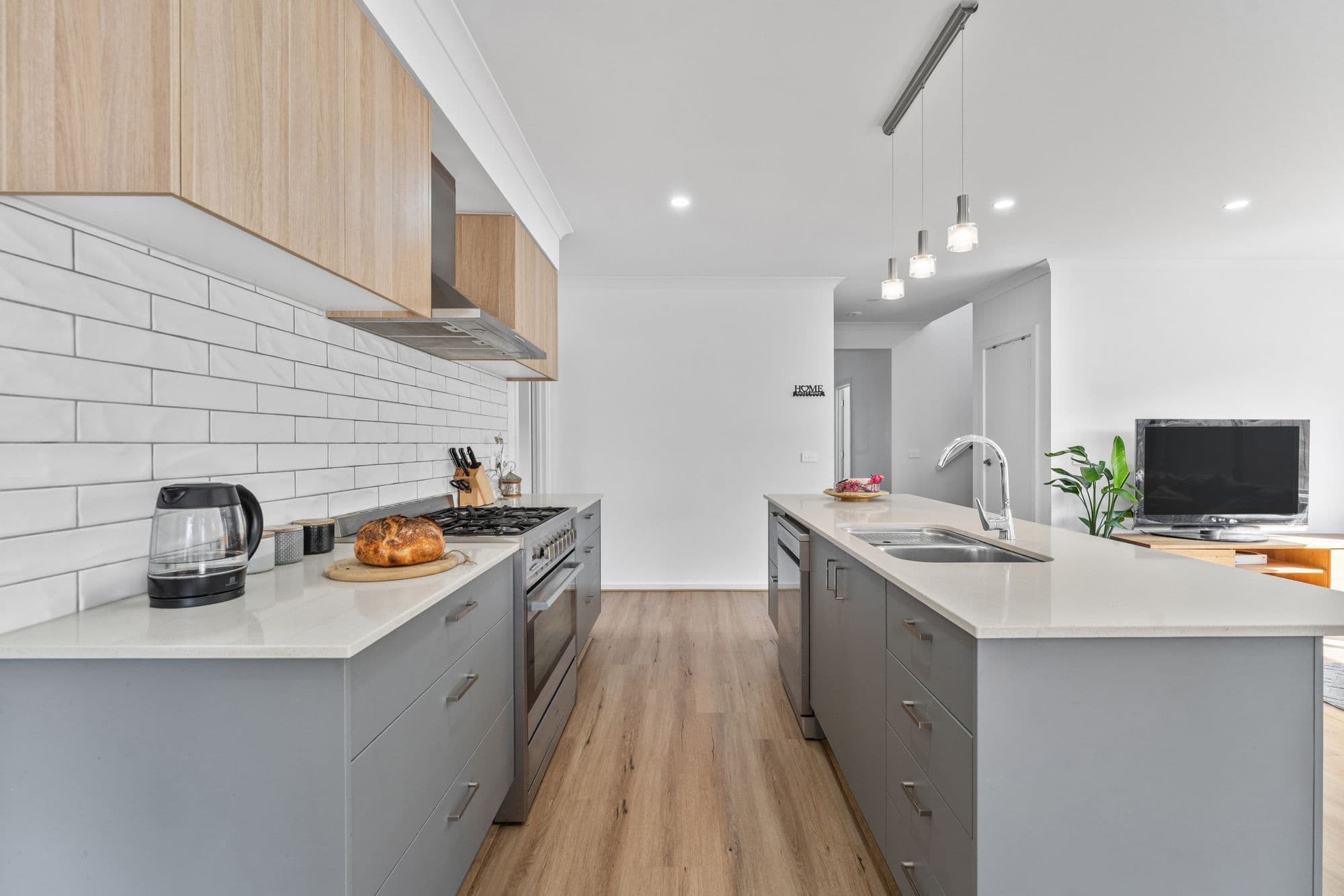 32 Burlina Boulevard, Clyde North VIC 3978, Clyde North - Thumbnail 5