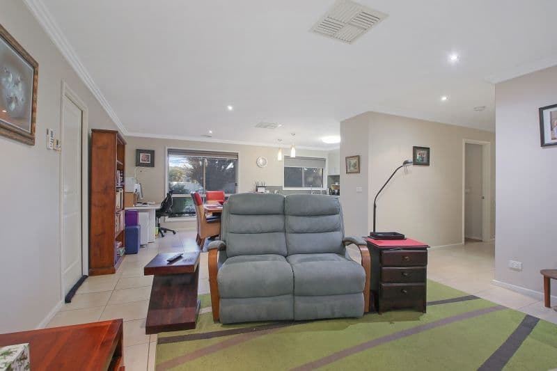 6 Coopers Road, West Wodonga VIC 3690, West Wodonga - Thumbnail 3