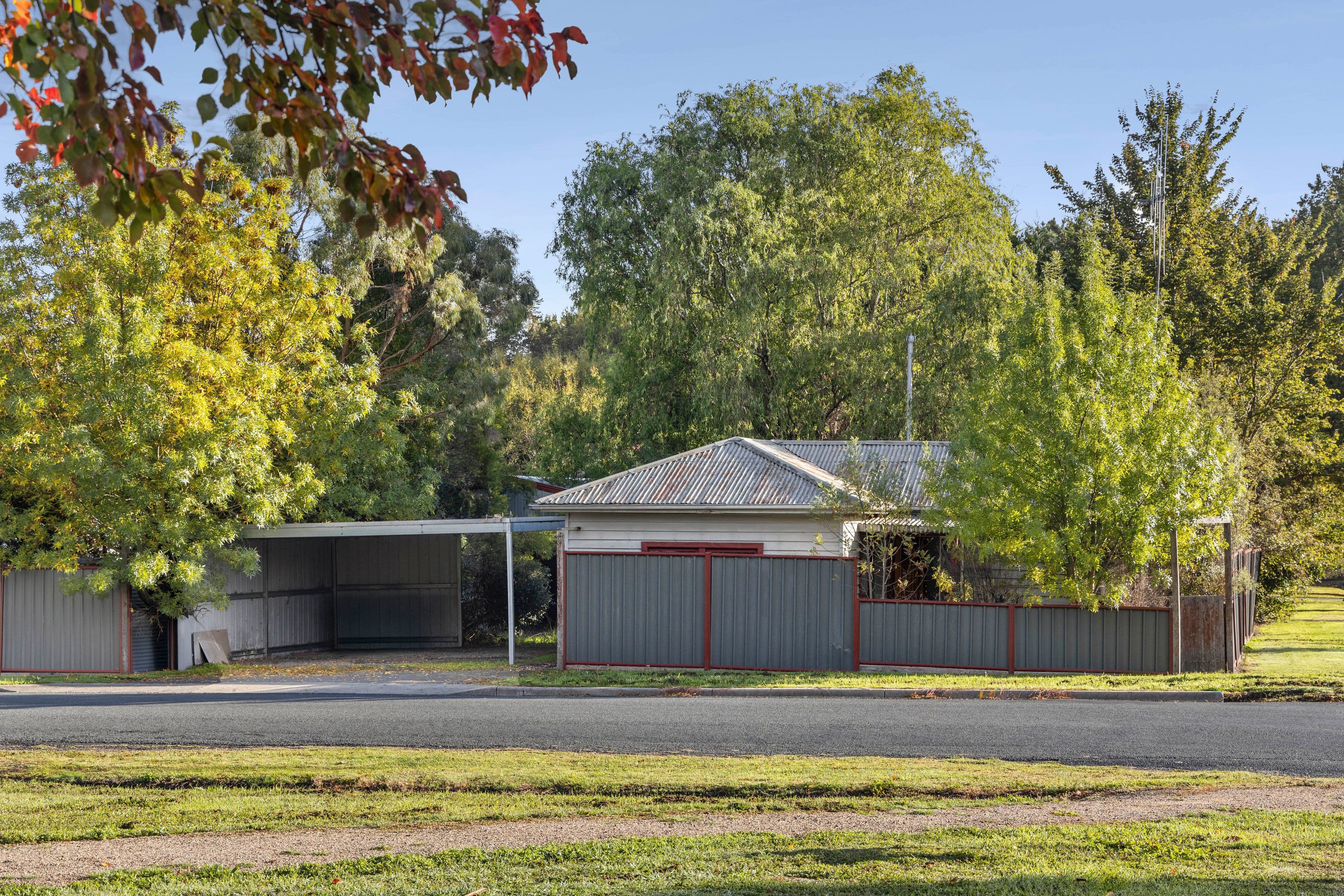 77 Ebden Street, Kyneton VIC 3444, Kyneton - Thumbnail 2