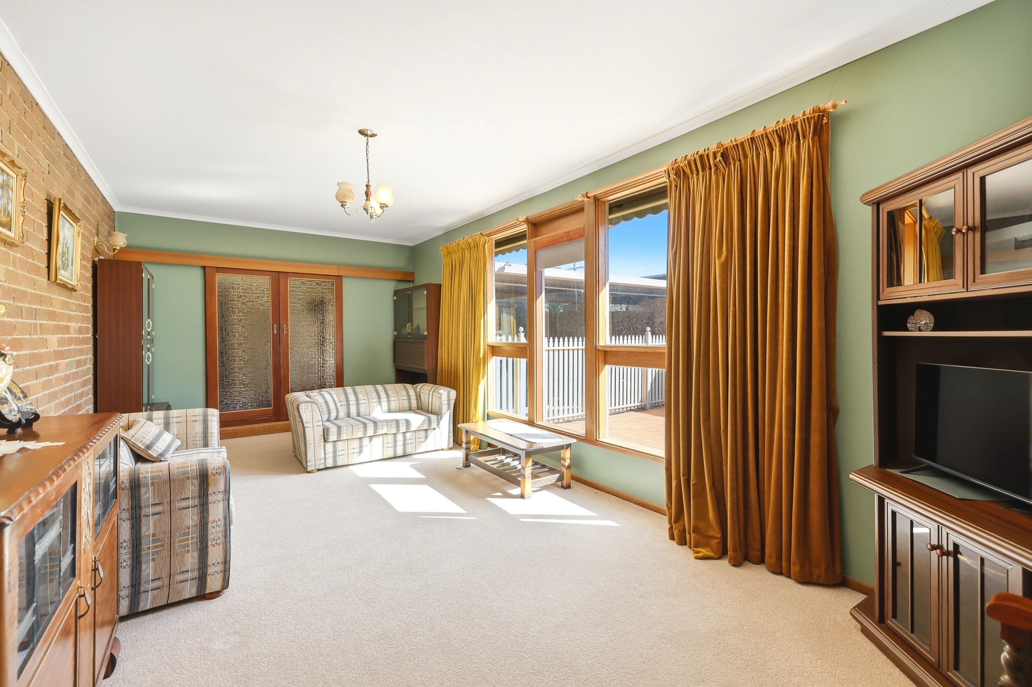 126 McKell Avenue, Sunbury VIC 3429, Sunbury - Thumbnail 2