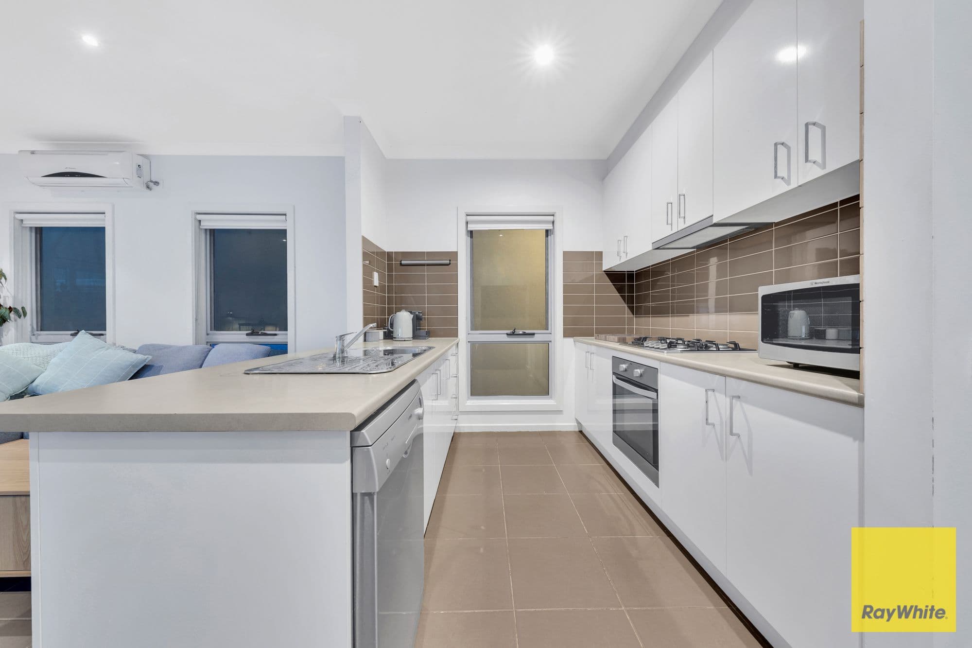 24B Billabong Crescent, Tarneit VIC 3029, Tarneit - Thumbnail 3