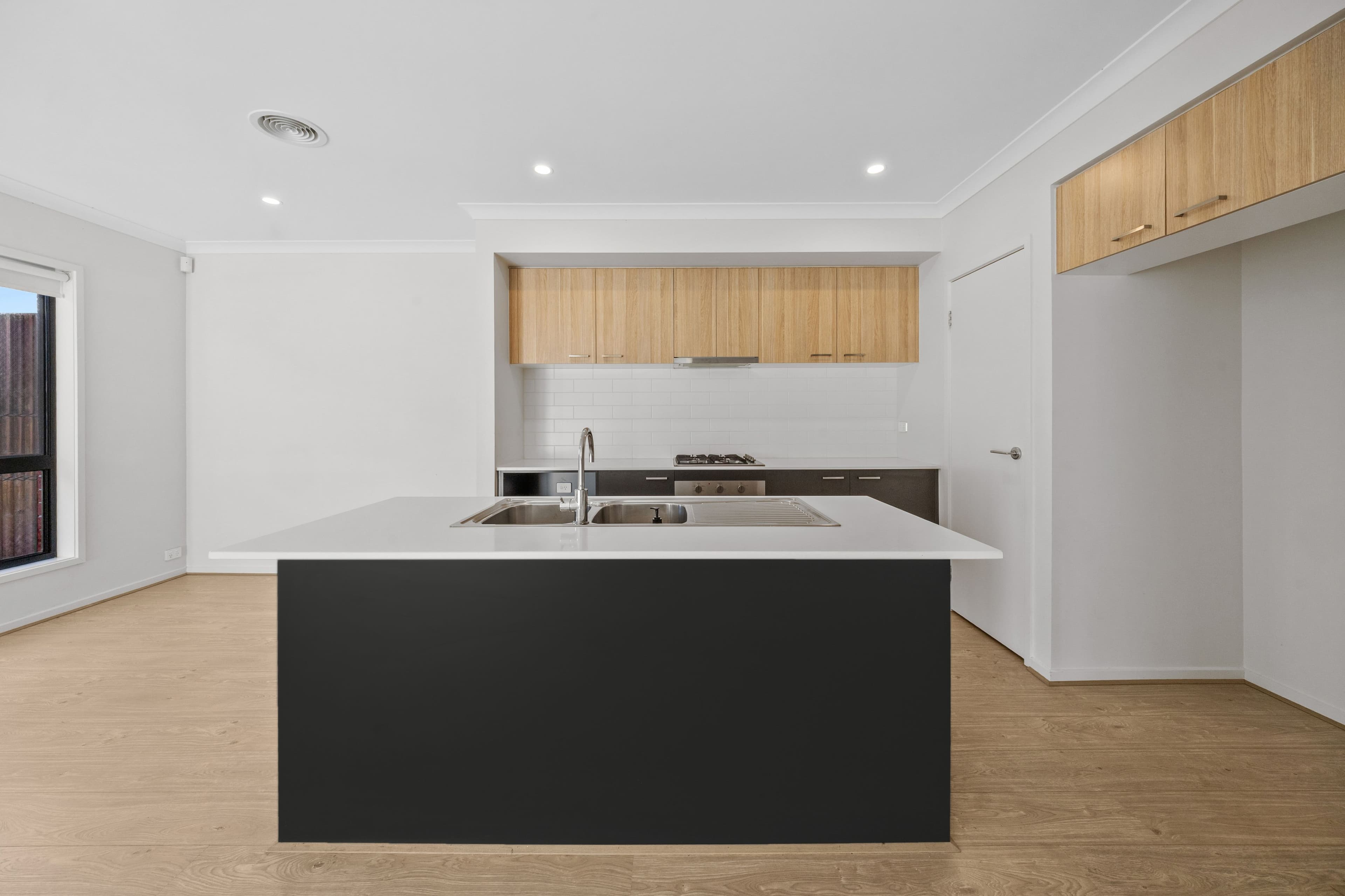 24 Edgedell Avenue, Kalkallo VIC 3064, Kalkallo - Thumbnail 2