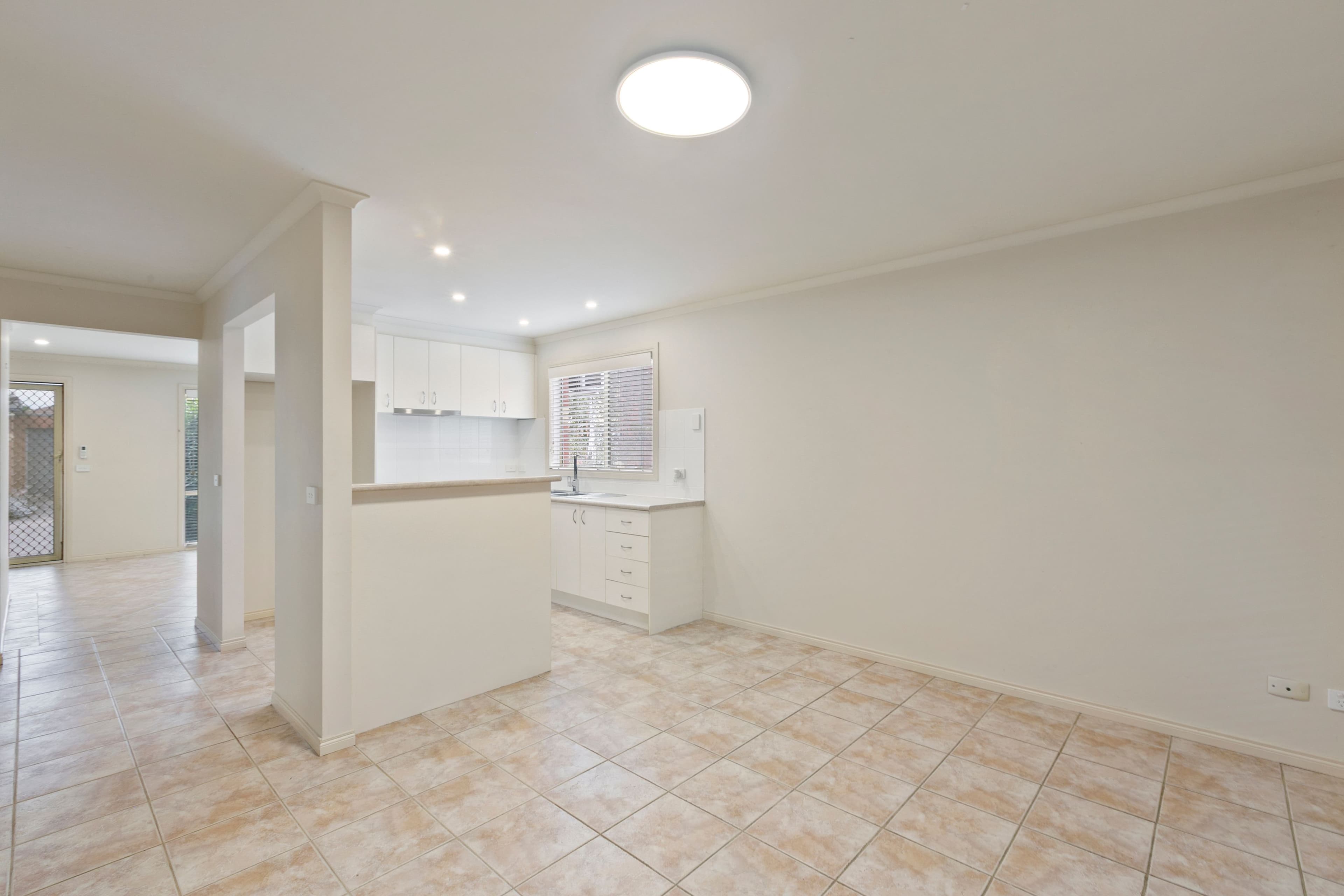 75 Elinda Place, Reservoir VIC 3073, Reservoir - Thumbnail 4