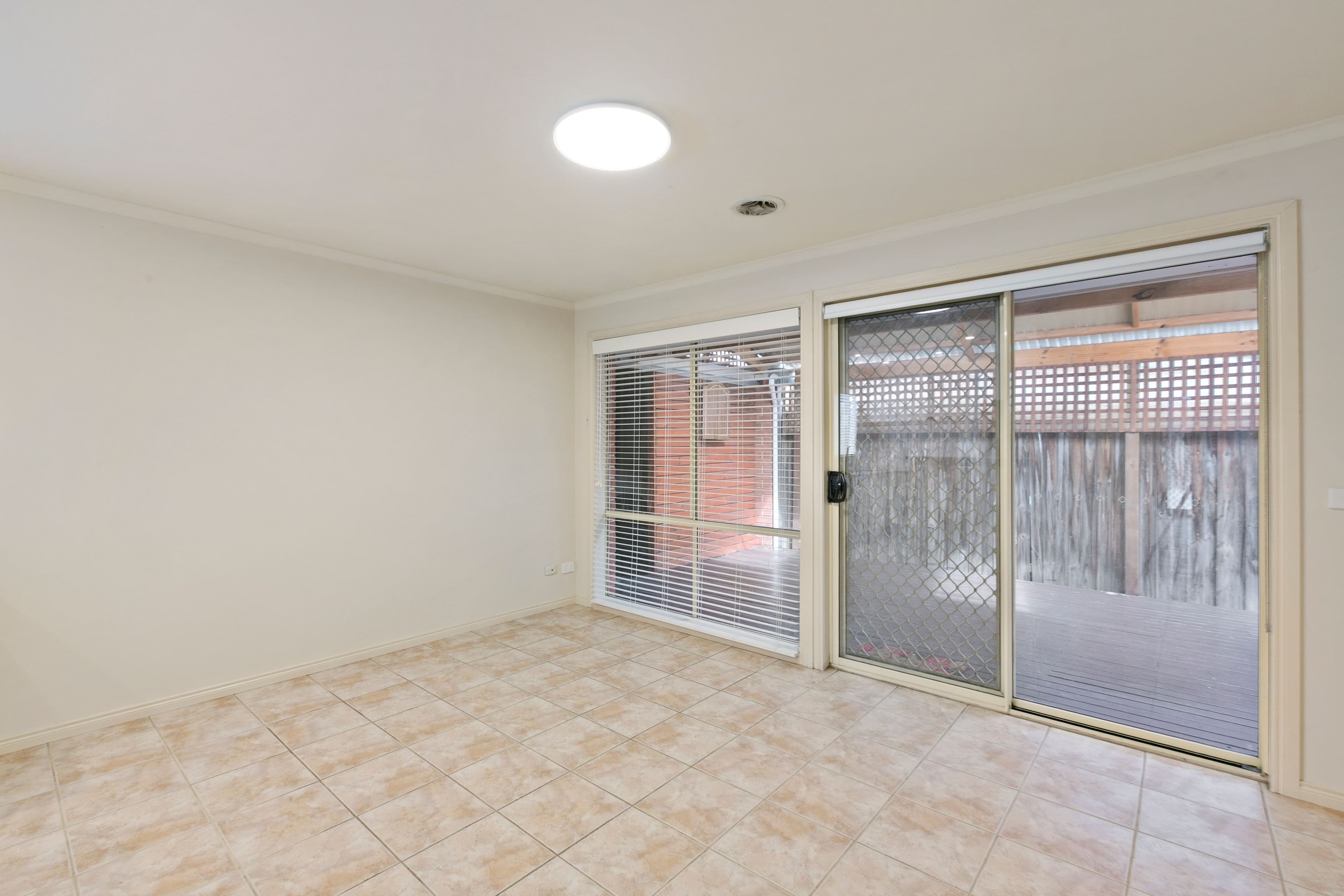 75 Elinda Place, Reservoir VIC 3073, Reservoir - Thumbnail 5