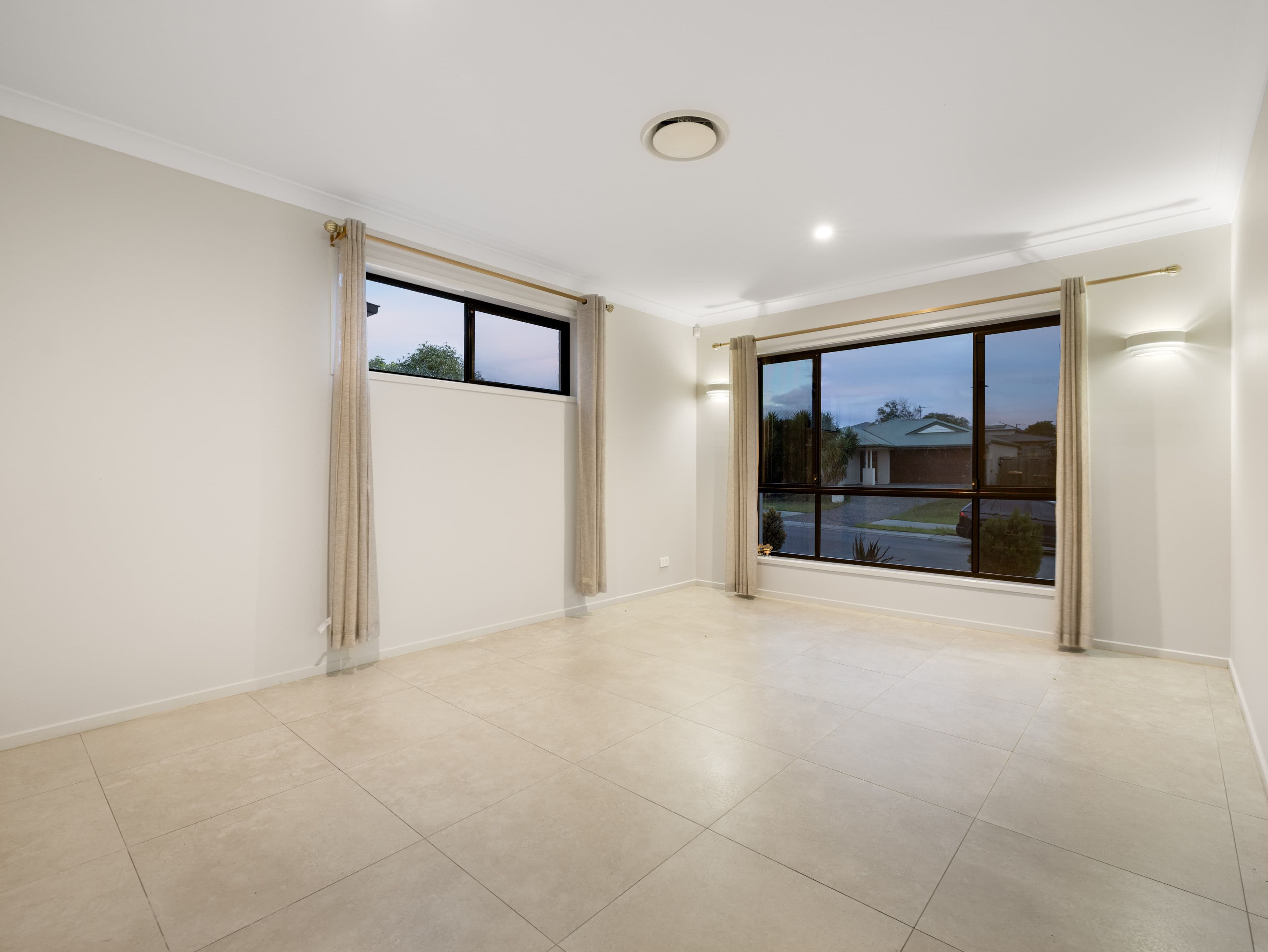 17 Korac Drive, Bellbird Park QLD 4300, Bellbird Park - Thumbnail 3