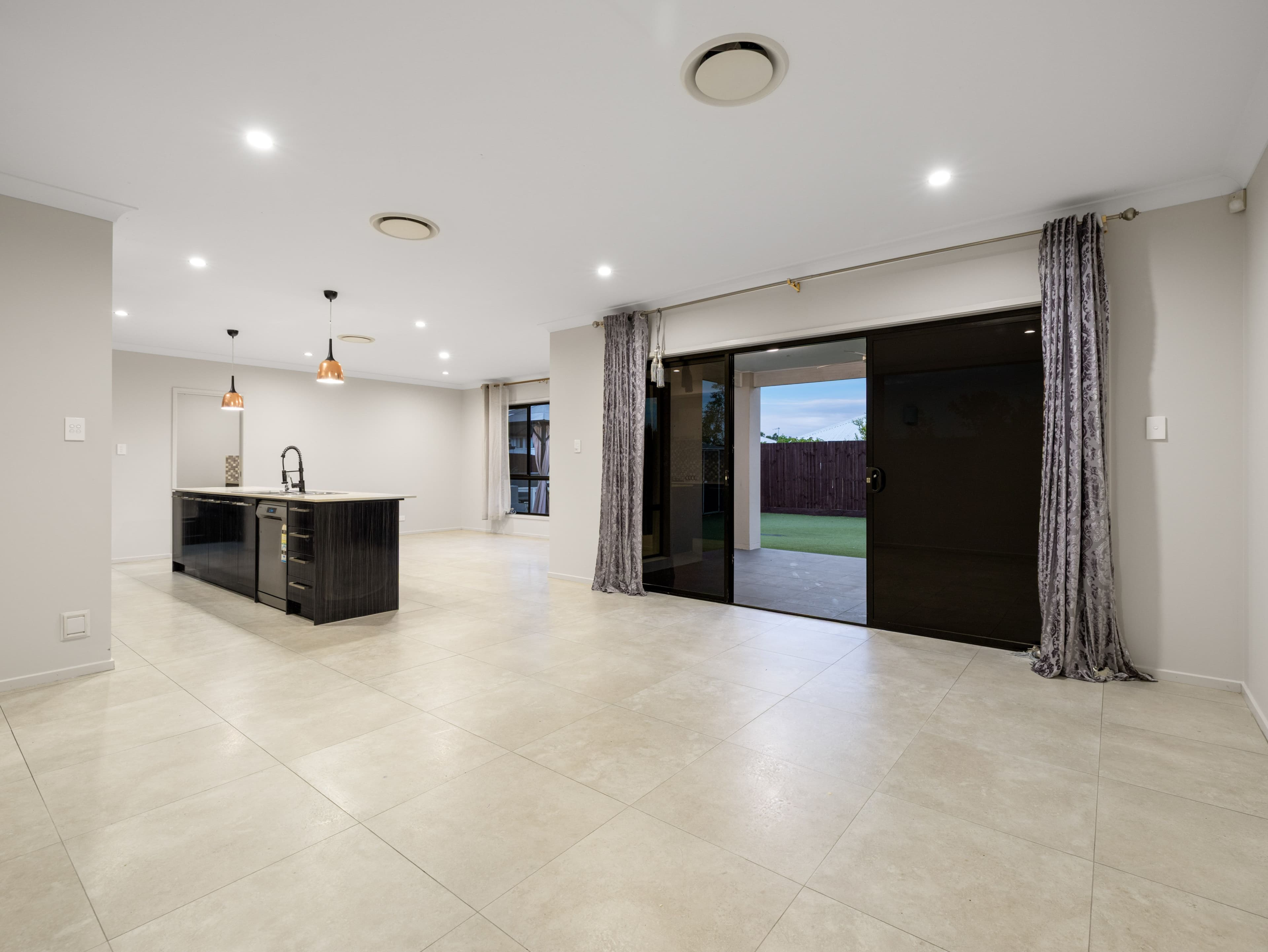 17 Korac Drive, Bellbird Park QLD 4300, Bellbird Park - Thumbnail 8