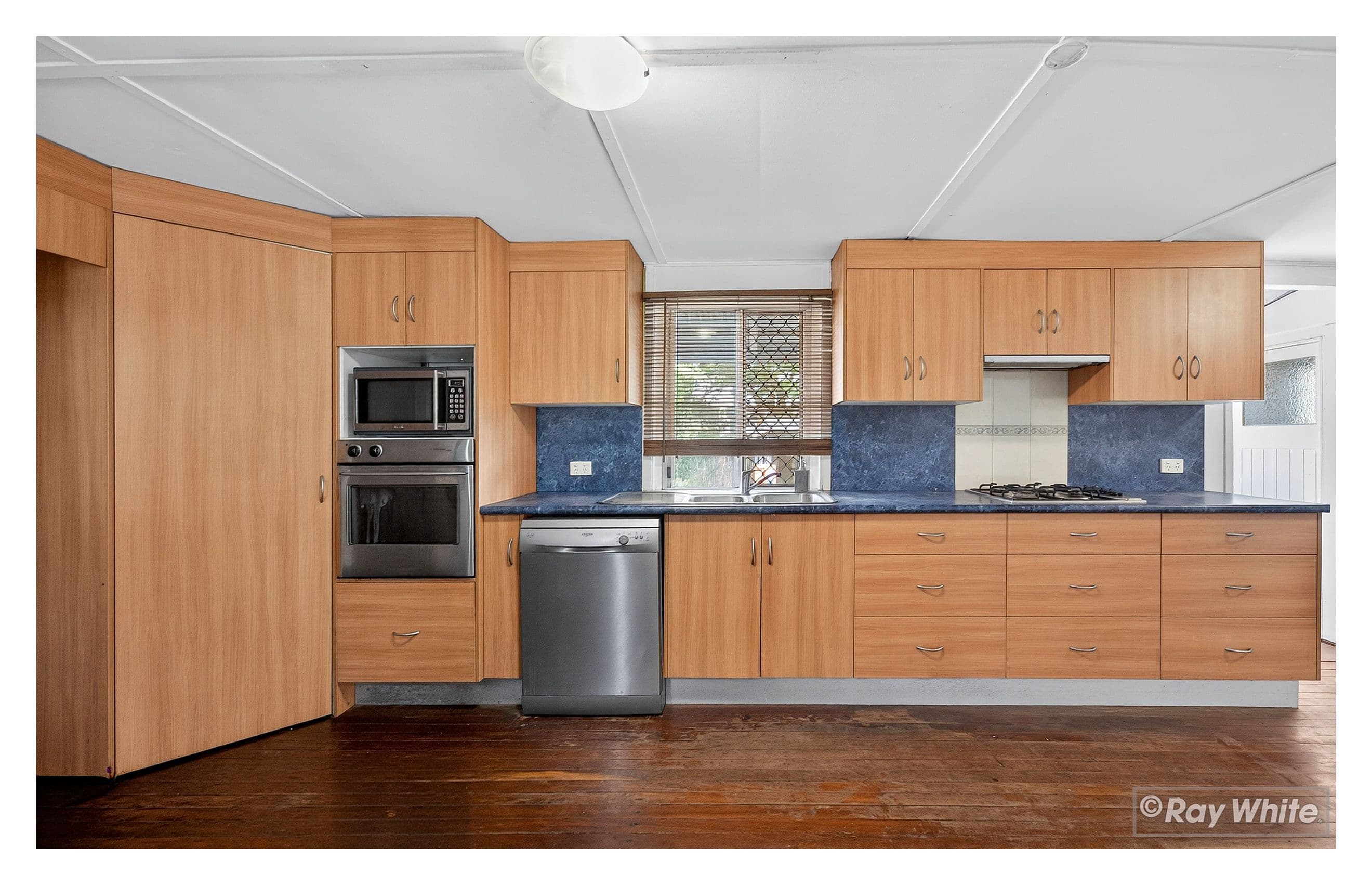 124 Denison Street, Rockhampton City QLD 4700, Rockhampton City - Thumbnail 2