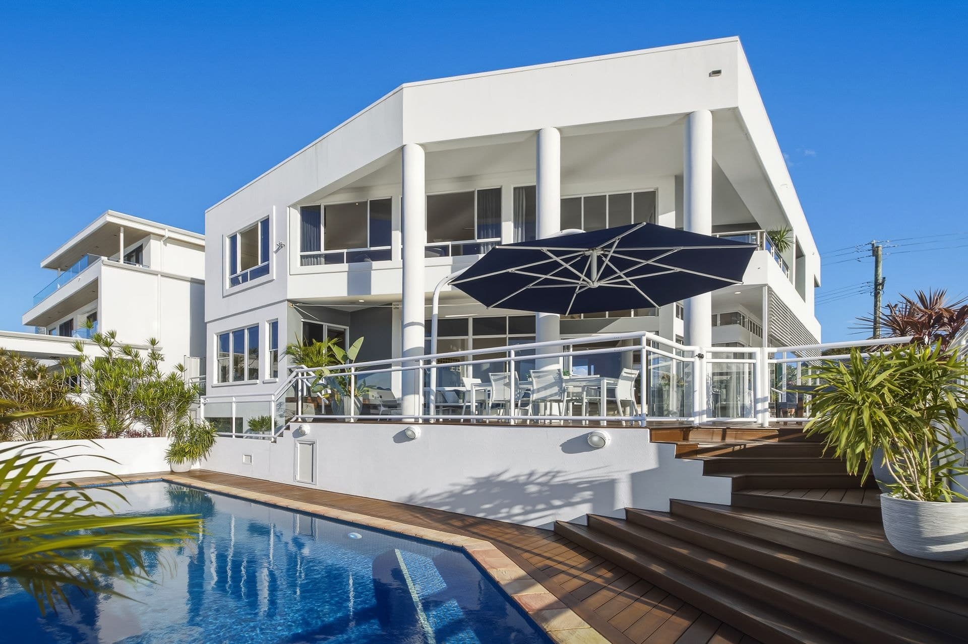 52 Clear Island Road, Broadbeach Waters QLD 4218, Broadbeach Waters - Thumbnail 5