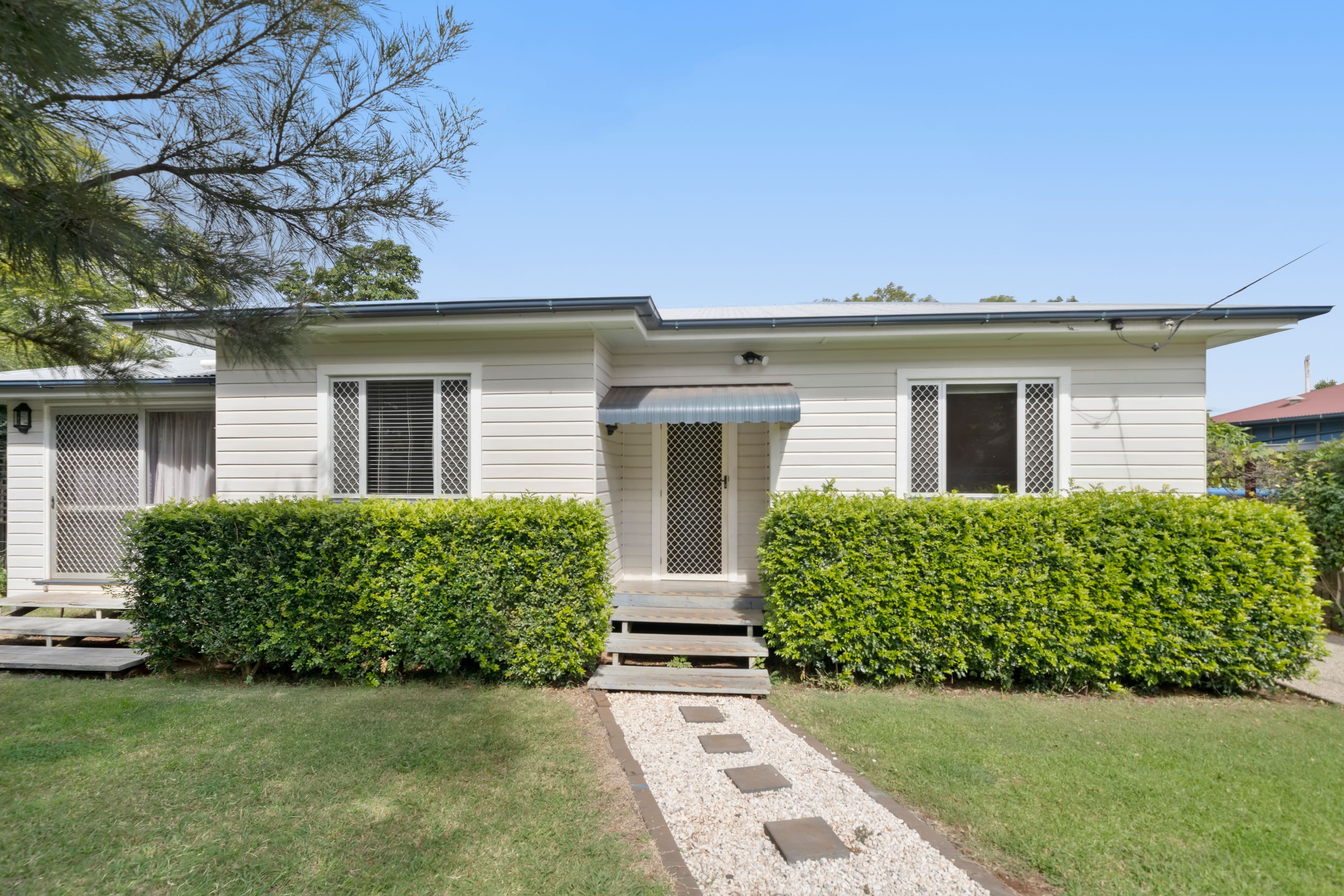 28 Rhyde Street, Mount Lofty QLD 4350, Mount Lofty - Image 1