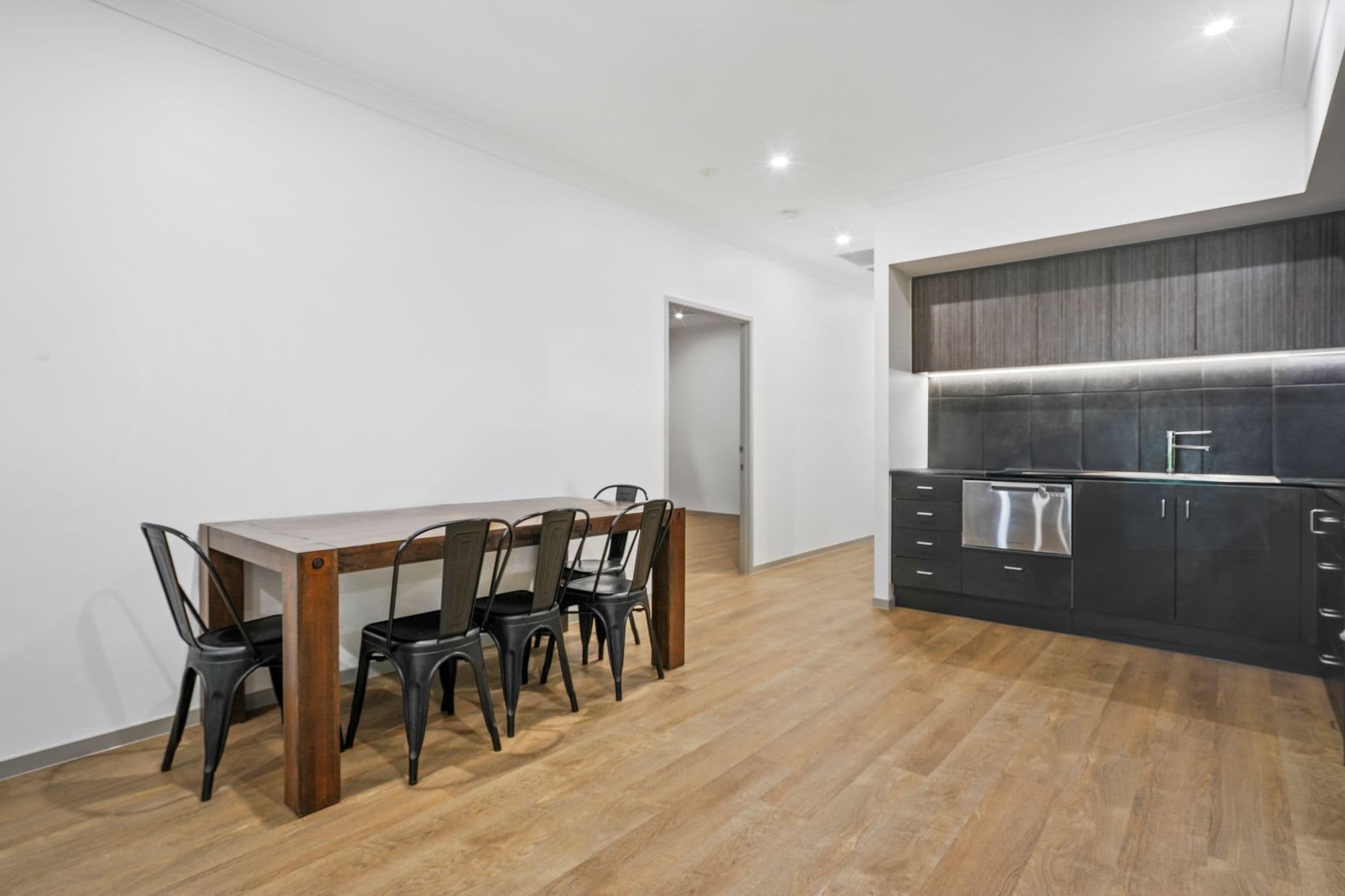31 Langdon Street, Cleveland QLD 4163, Cleveland - Thumbnail 3