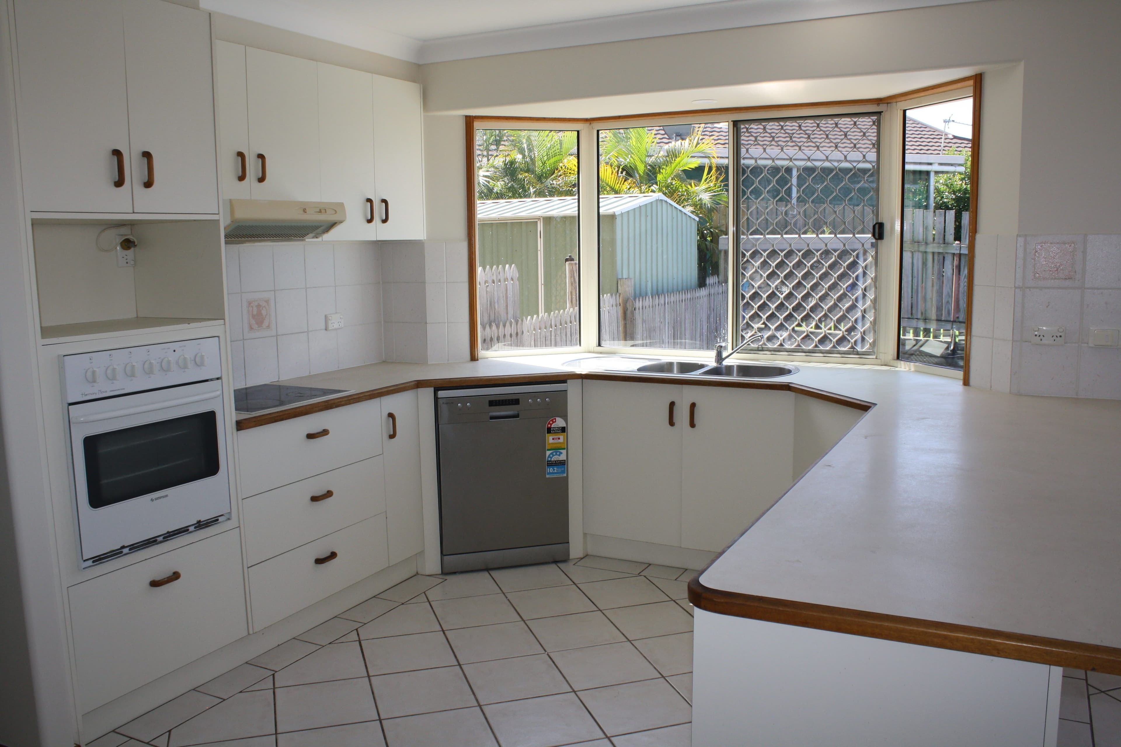 27 Gretel Drive, Clinton QLD 4680, Clinton - Thumbnail 5