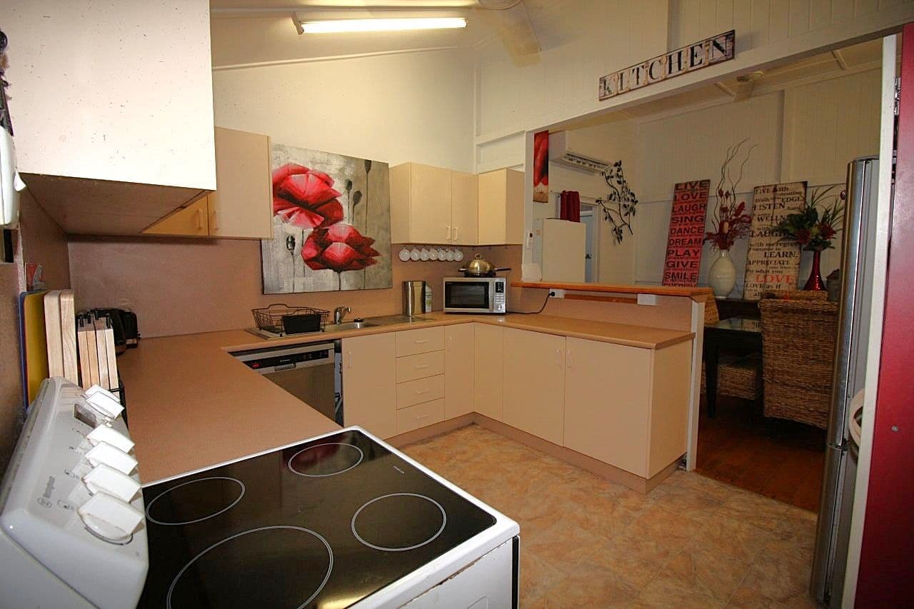 33 York Street, Queenton QLD 4820, Queenton - Thumbnail 2