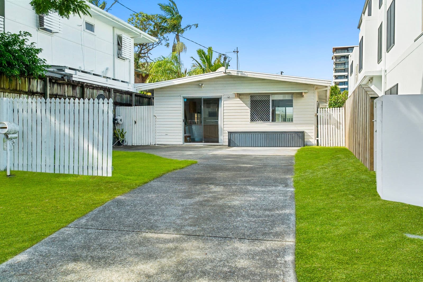 12 Ninth Avenue, Palm Beach QLD 4221, Palm Beach - Thumbnail 3
