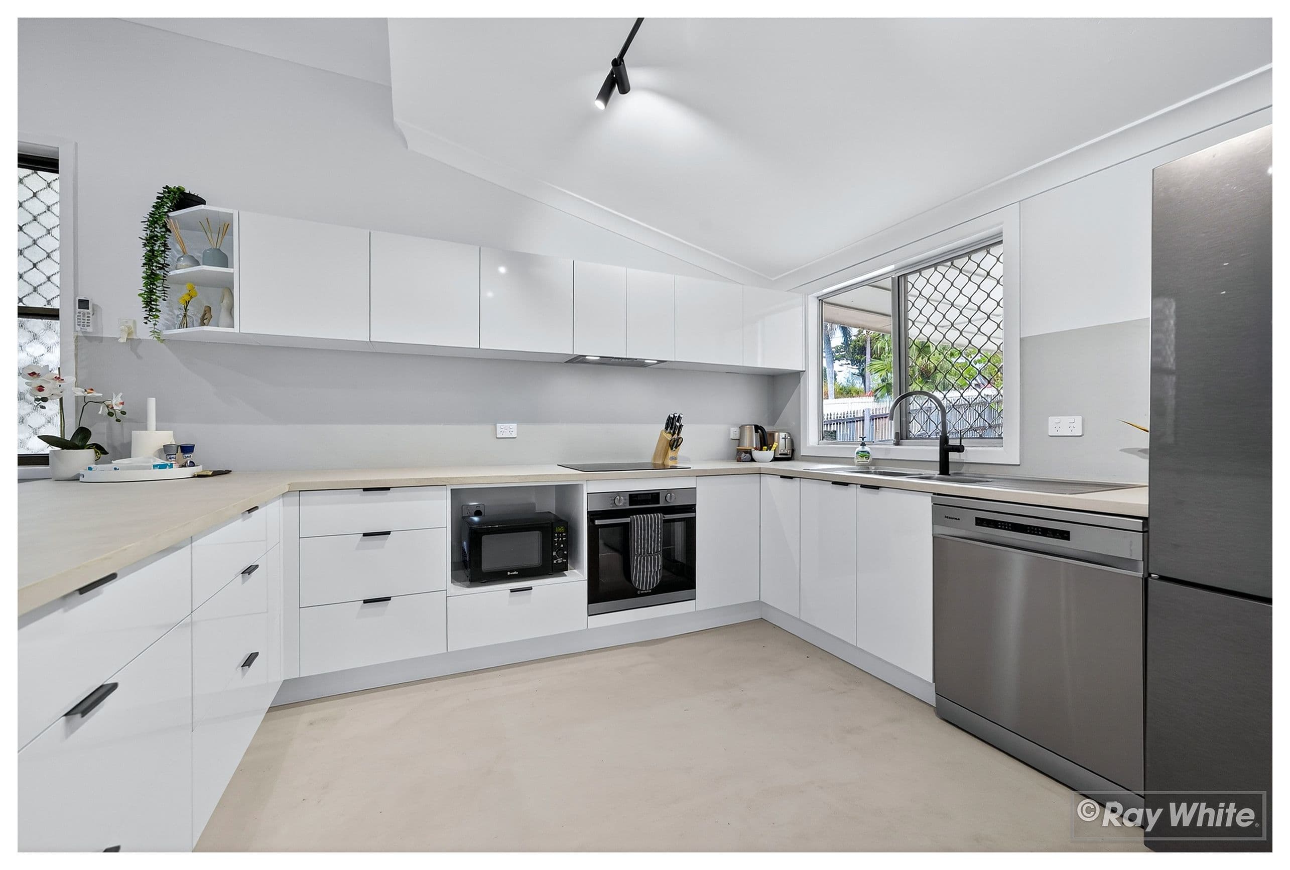 4 Davidson Street, Cooee Bay QLD 4703, Cooee Bay - Thumbnail 6