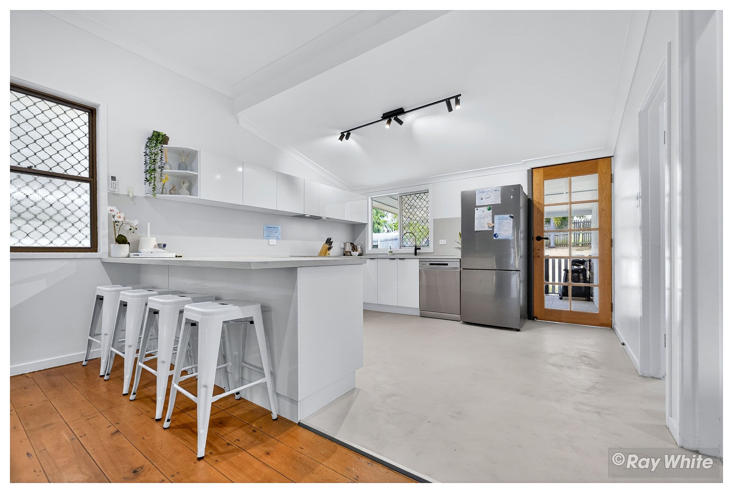 4 Davidson Street, Cooee Bay QLD 4703, Cooee Bay - Thumbnail 8