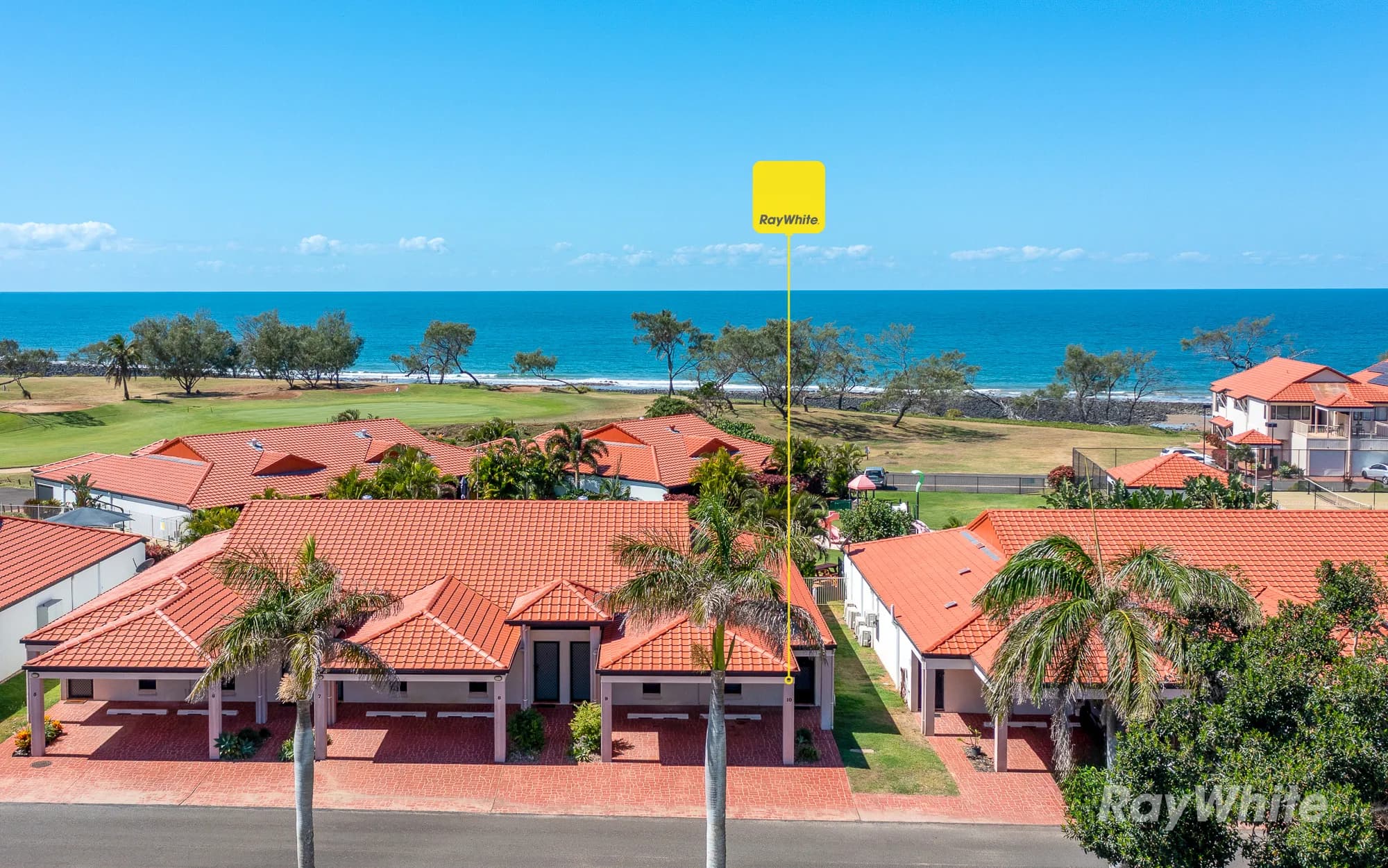 10/1 Pebble Beach Drive, Coral Cove QLD 4670, Coral Cove - Thumbnail 3