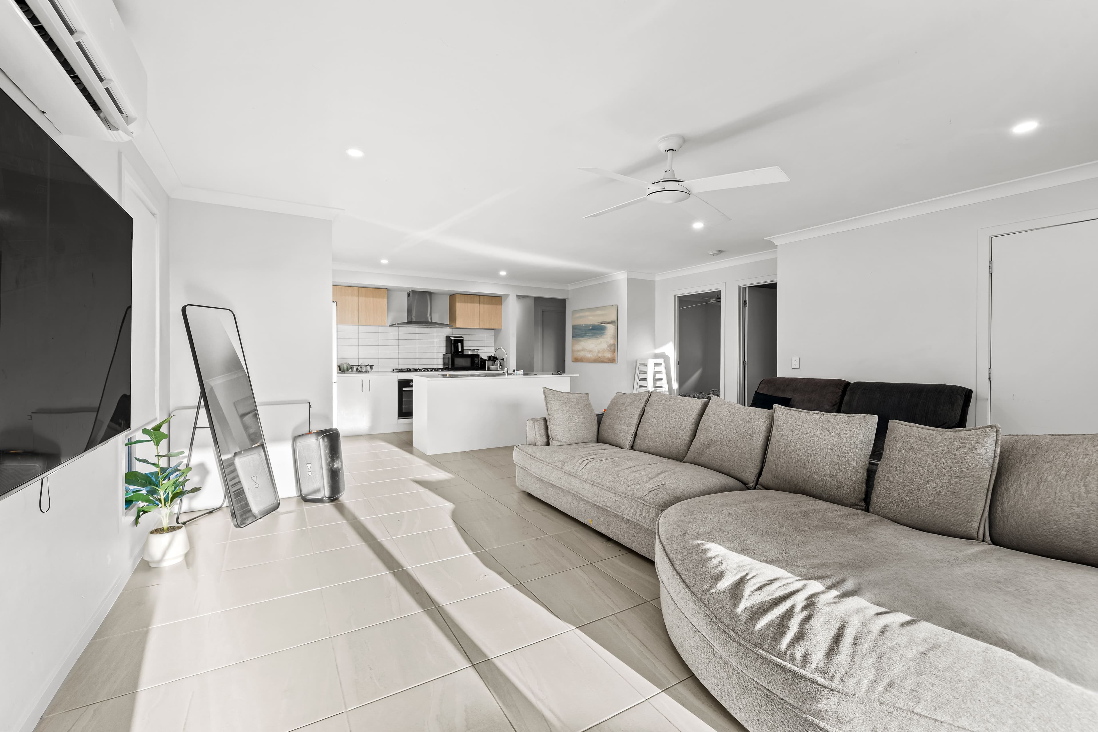 8 Chervil Drive, Greenbank QLD 4124, Greenbank - Thumbnail 7