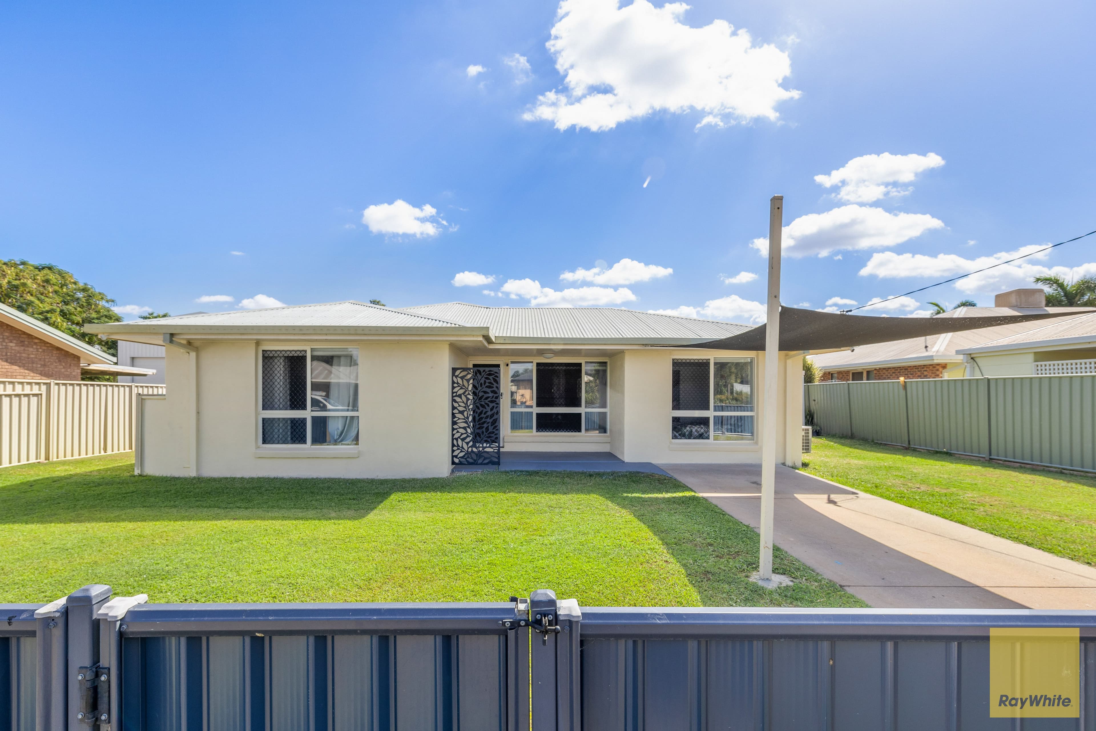 40 Jacqueline Drive, Emerald QLD 4720, Emerald - Thumbnail 2