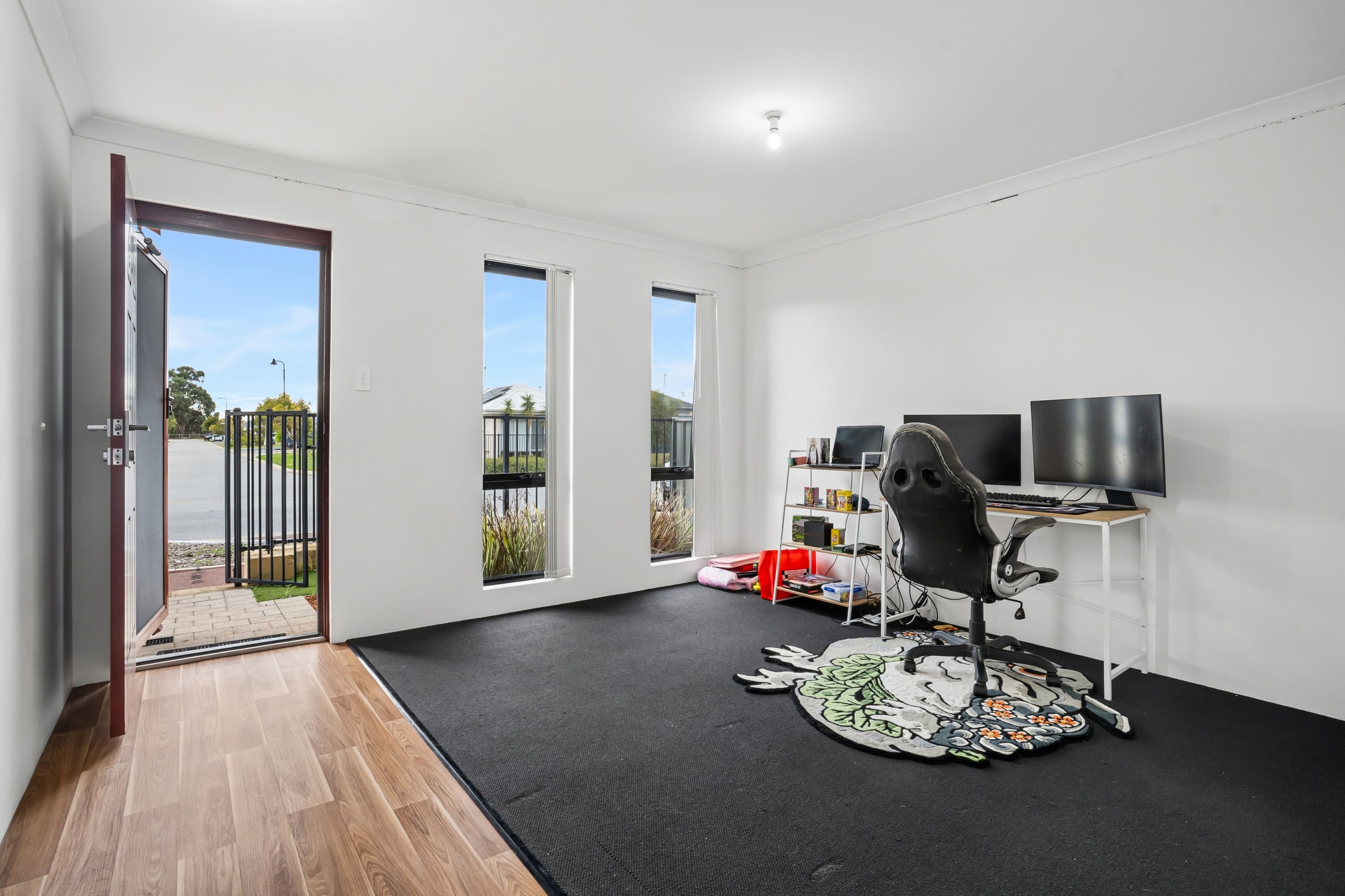 212 Lake Valley Drive, Lakelands WA 6180, Lakelands - Thumbnail 2