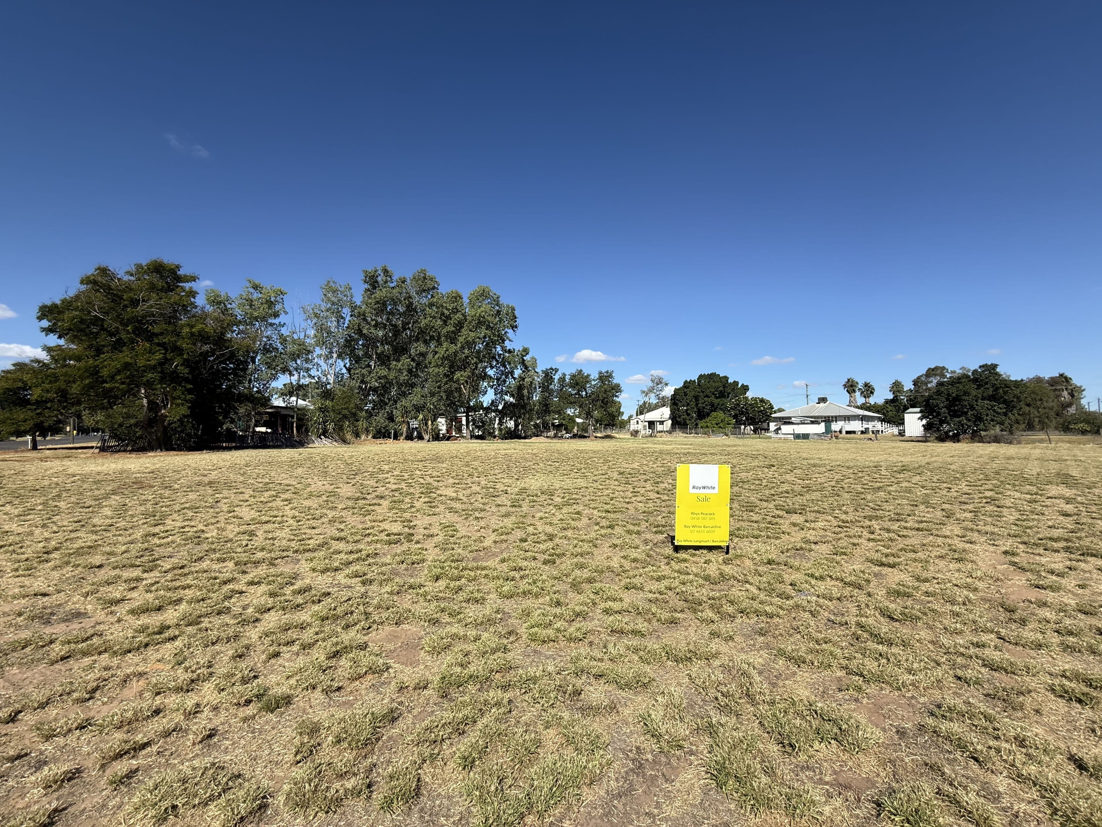 109 Yew Street, Barcaldine QLD 4725, Barcaldine - Thumbnail 2