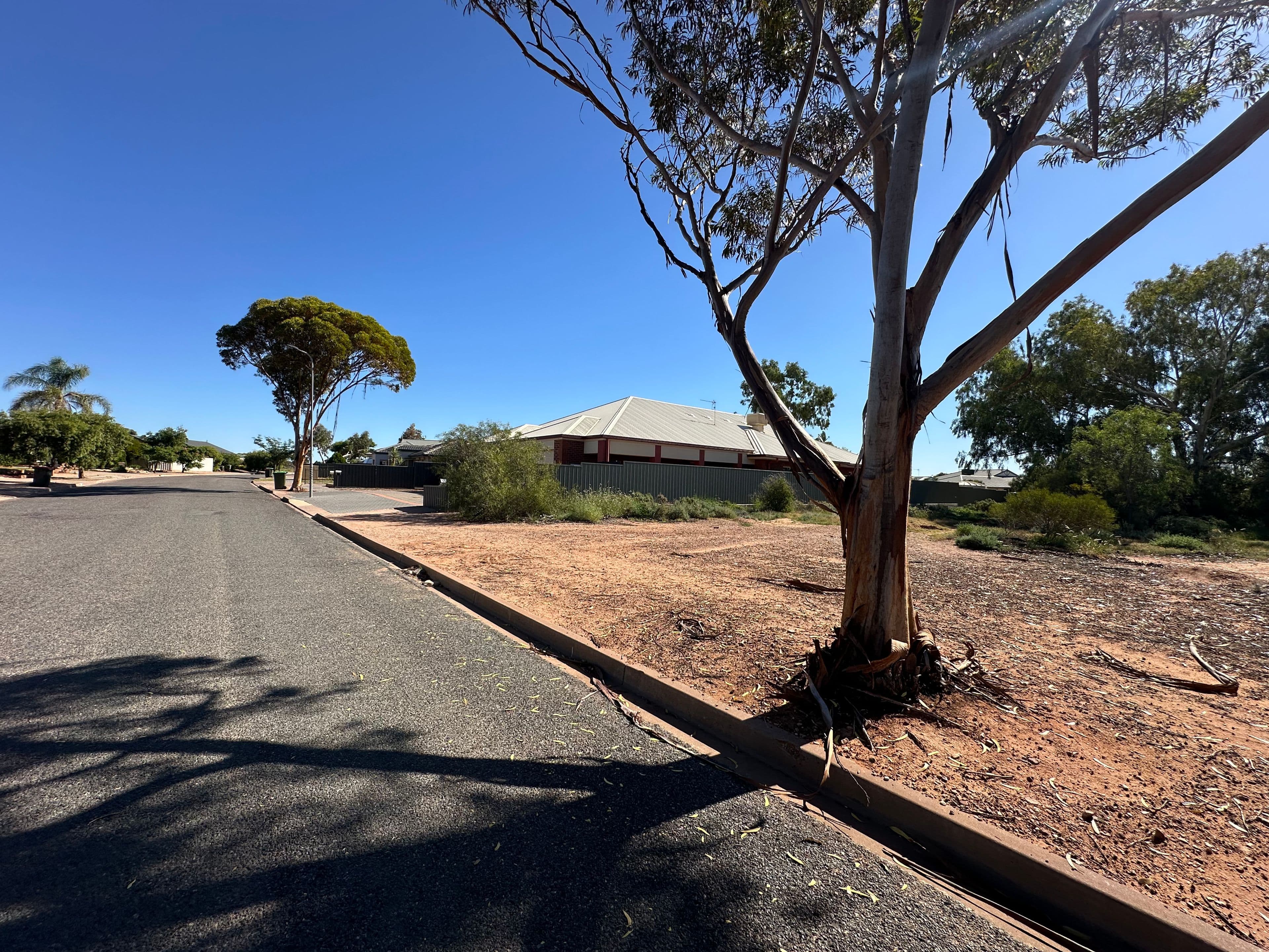 11 Simmons Crescent, Port Augusta West SA 5700, Port Augusta West - Thumbnail 2