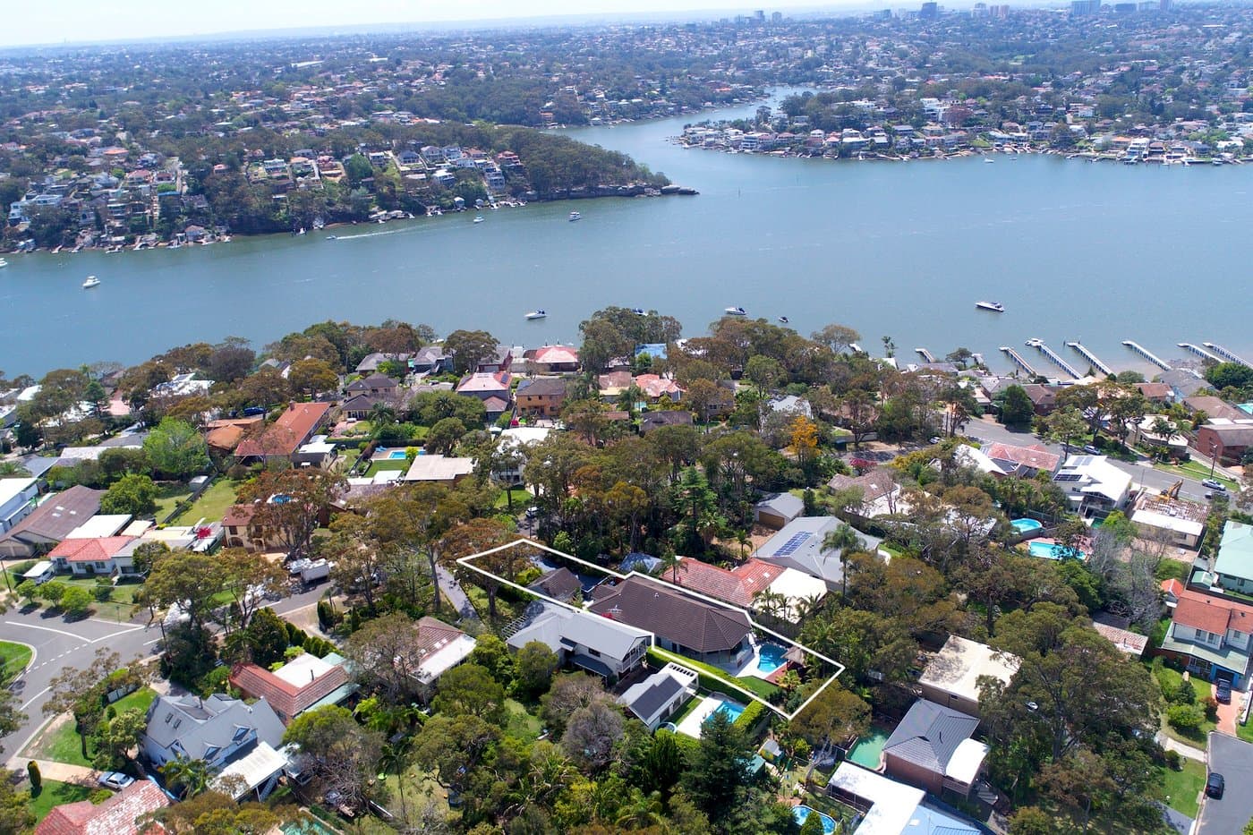 12 Cook Road, Oyster Bay - Thumbnail 2
