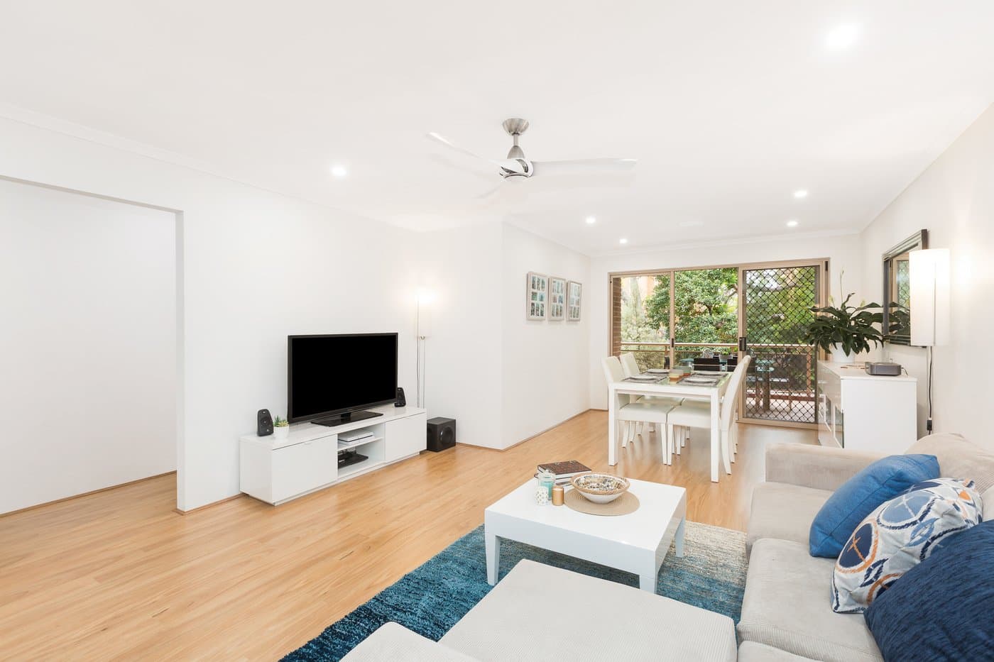 9/2 Vista Street, Caringbah - Image 1