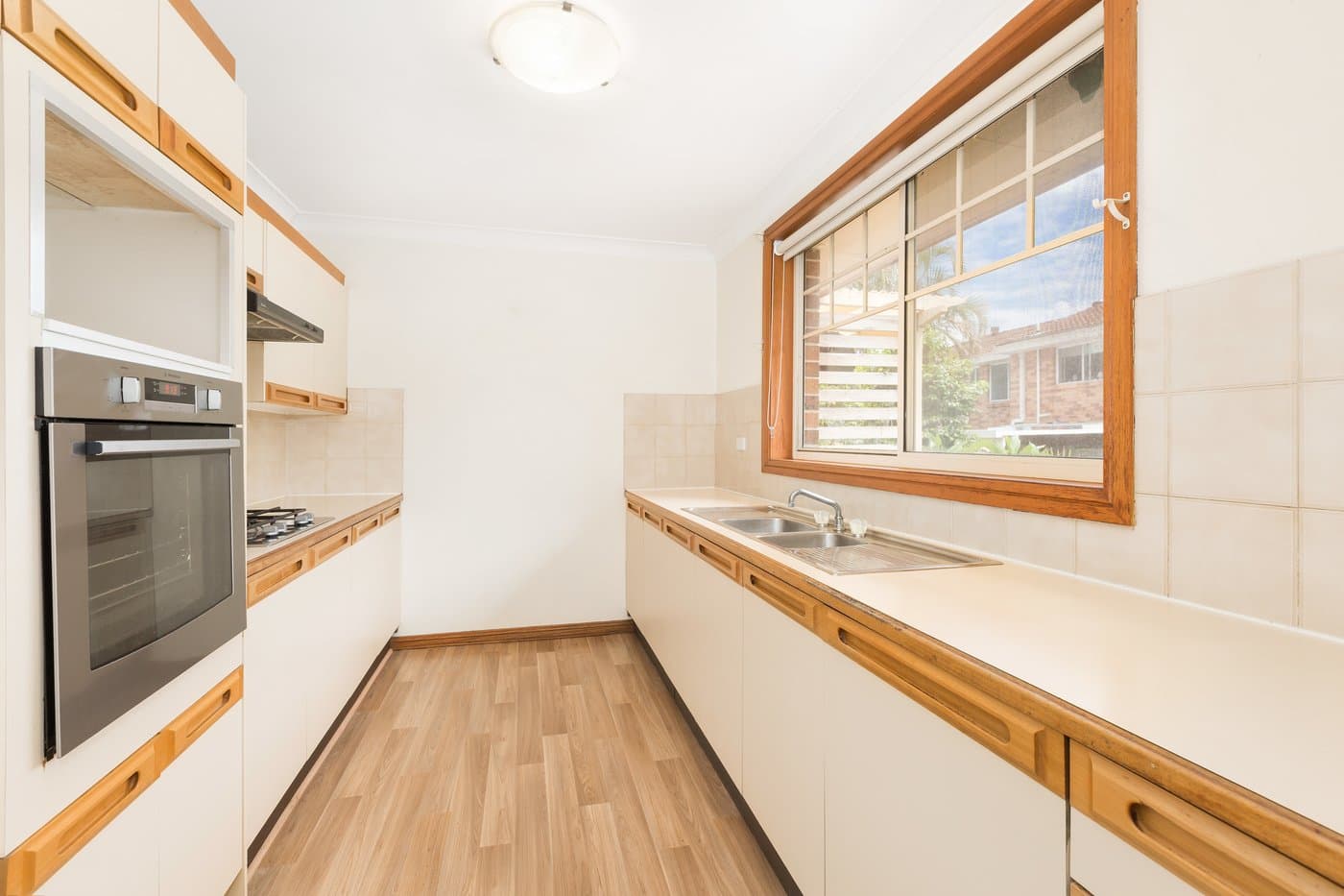 8/26 Wallumatta Road, Caringbah - Thumbnail 3