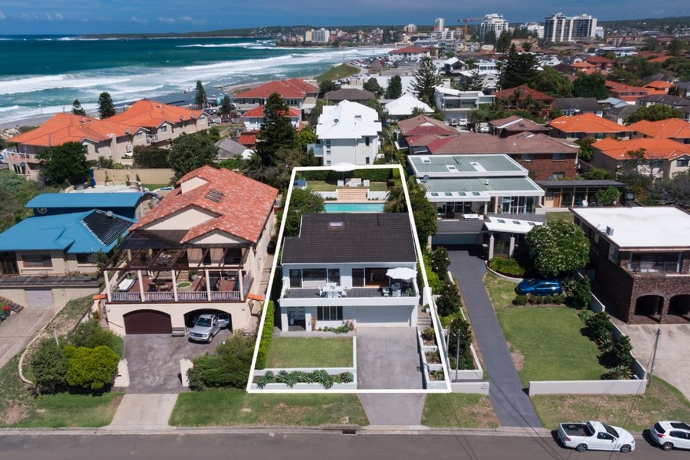 8 Hume Road, Cronulla - Image 1