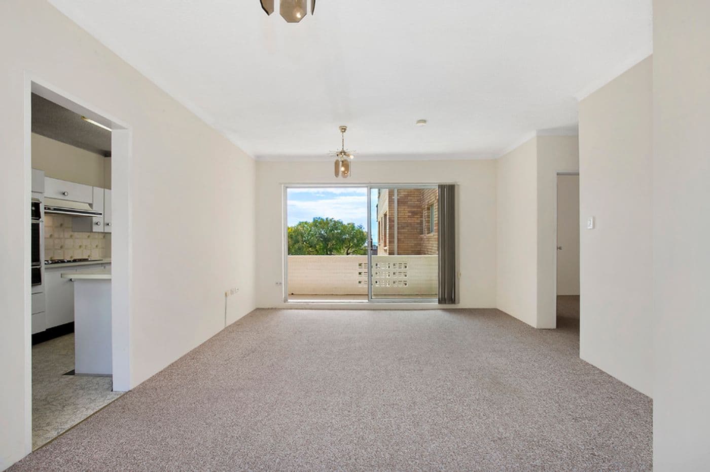 8/15 Nerang Road, Cronulla - Image 1